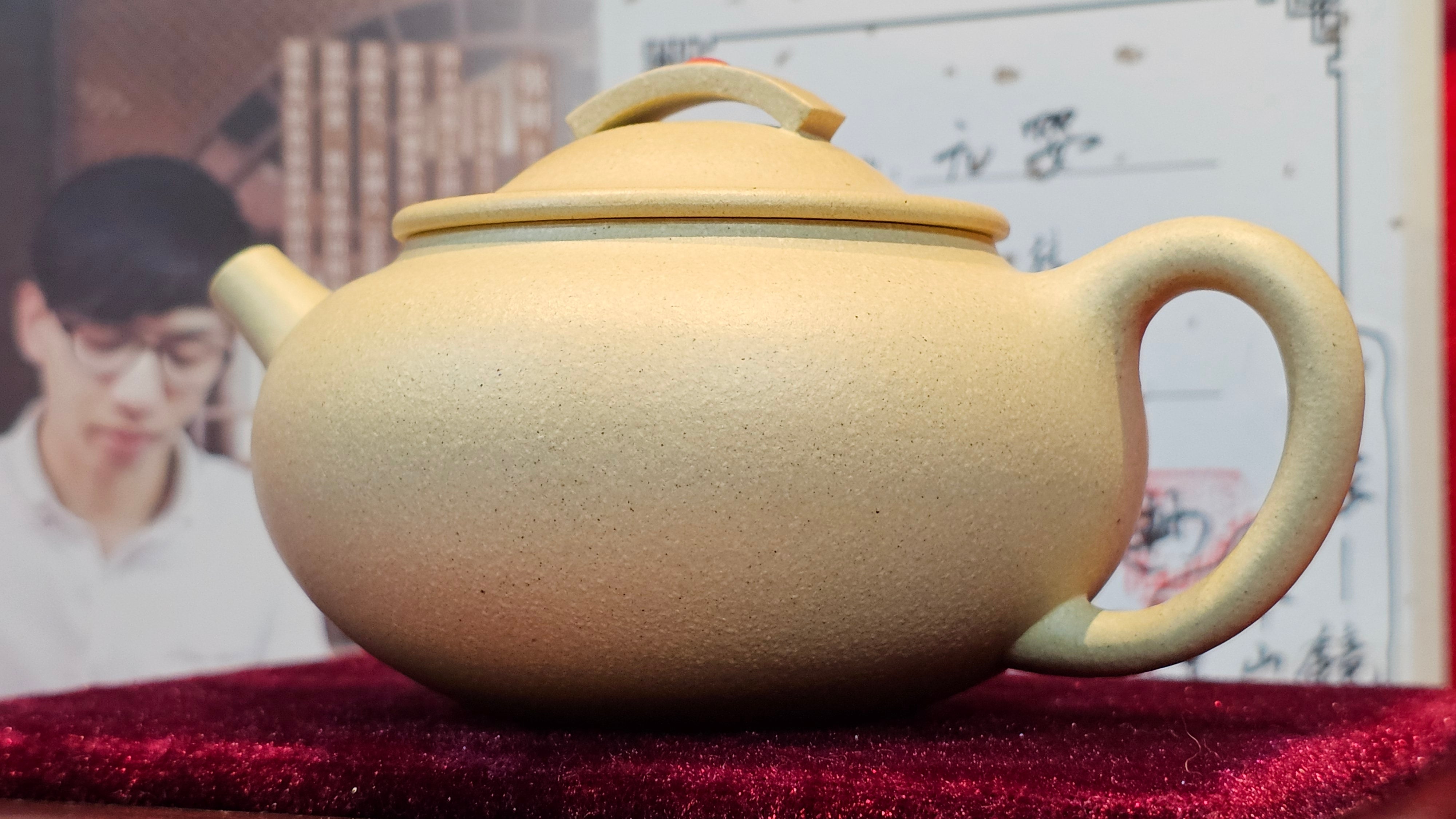 Commissioned work for Prof Q.H.: 《云婴》"Yun Ying", 203.0ml, crafted with Cao Family's own 100% Ben Shan Lü Ni 本山绿泥, crafted by L4 Assoc Master Artist Zhang Ke 助理工艺美术师, 张轲 ~ COMPLETED and CONGRATULATIONS to Prof Q.H., Hanoi! Vietnam🇻🇳.