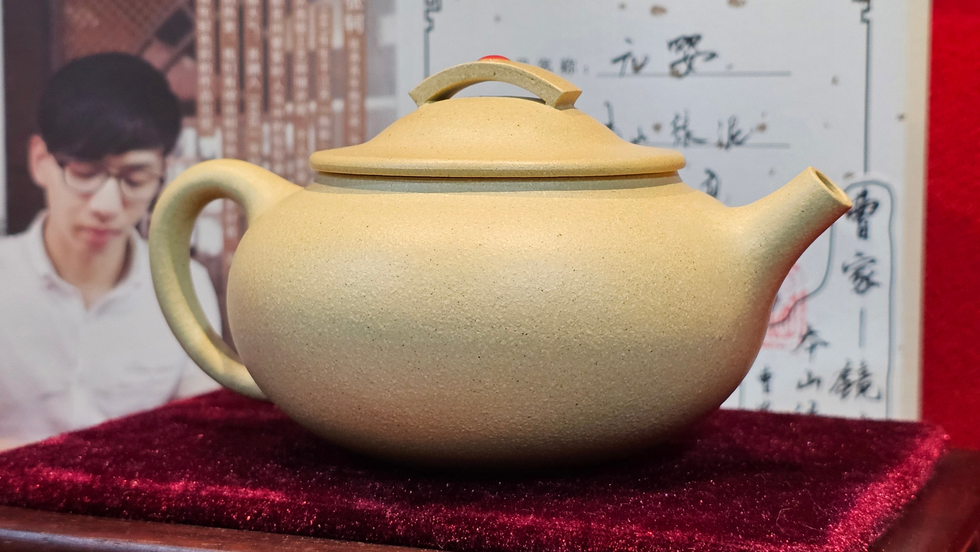 Commissioned work for Prof Q.H.: 《云婴》"Yun Ying", 203.0ml, crafted with Cao Family's own 100% Ben Shan Lü Ni 本山绿泥, crafted by L4 Assoc Master Artist Zhang Ke 助理工艺美术师, 张轲 ~ COMPLETED and CONGRATULATIONS to Prof Q.H., Hanoi! Vietnam🇻🇳.