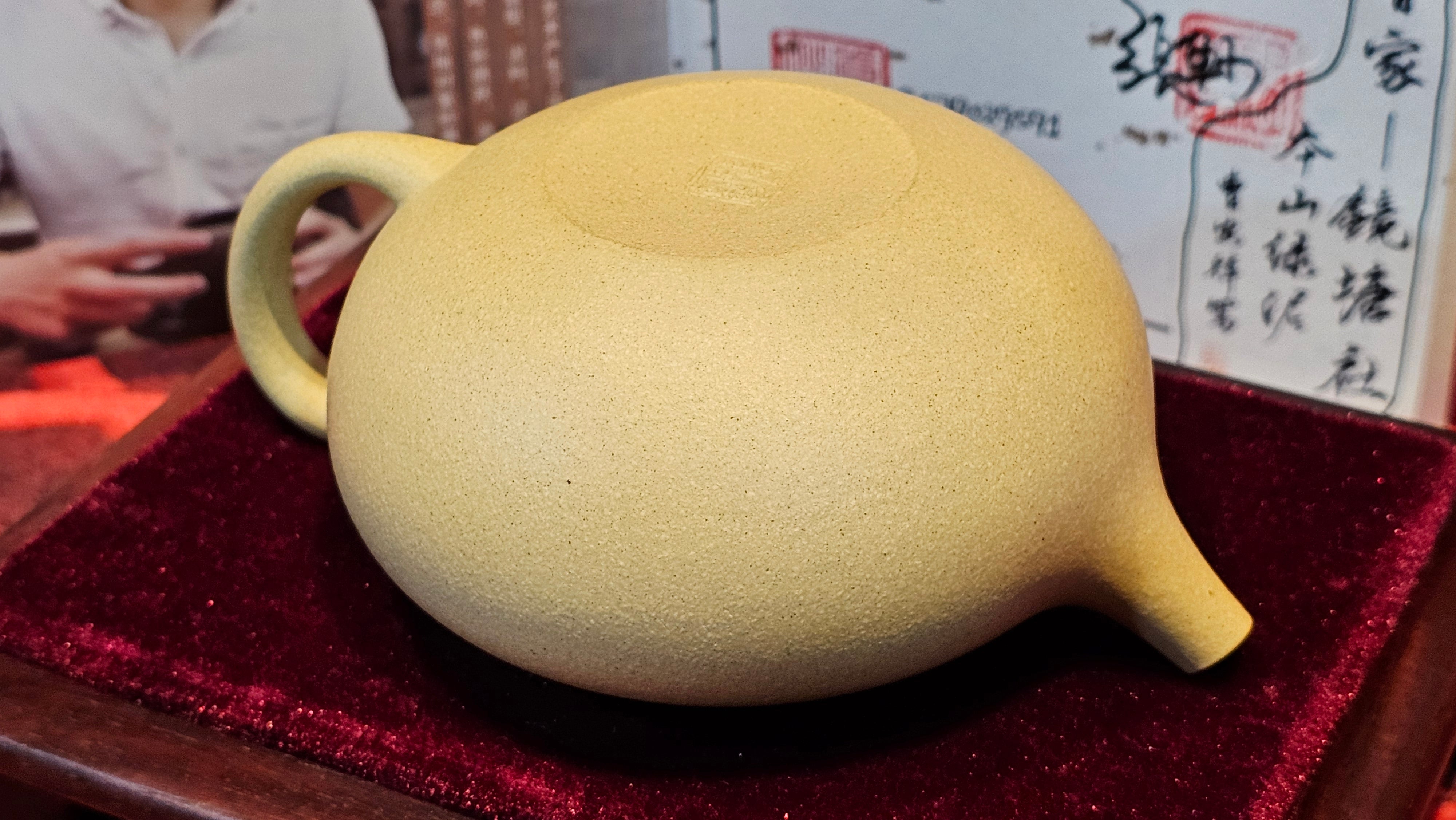 Commissioned work for Prof Q.H.: 《云婴》"Yun Ying", 203.0ml, crafted with Cao Family's own 100% Ben Shan Lü Ni 本山绿泥, crafted by L4 Assoc Master Artist Zhang Ke 助理工艺美术师, 张轲 ~ COMPLETED and CONGRATULATIONS to Prof Q.H., Hanoi! Vietnam🇻🇳.