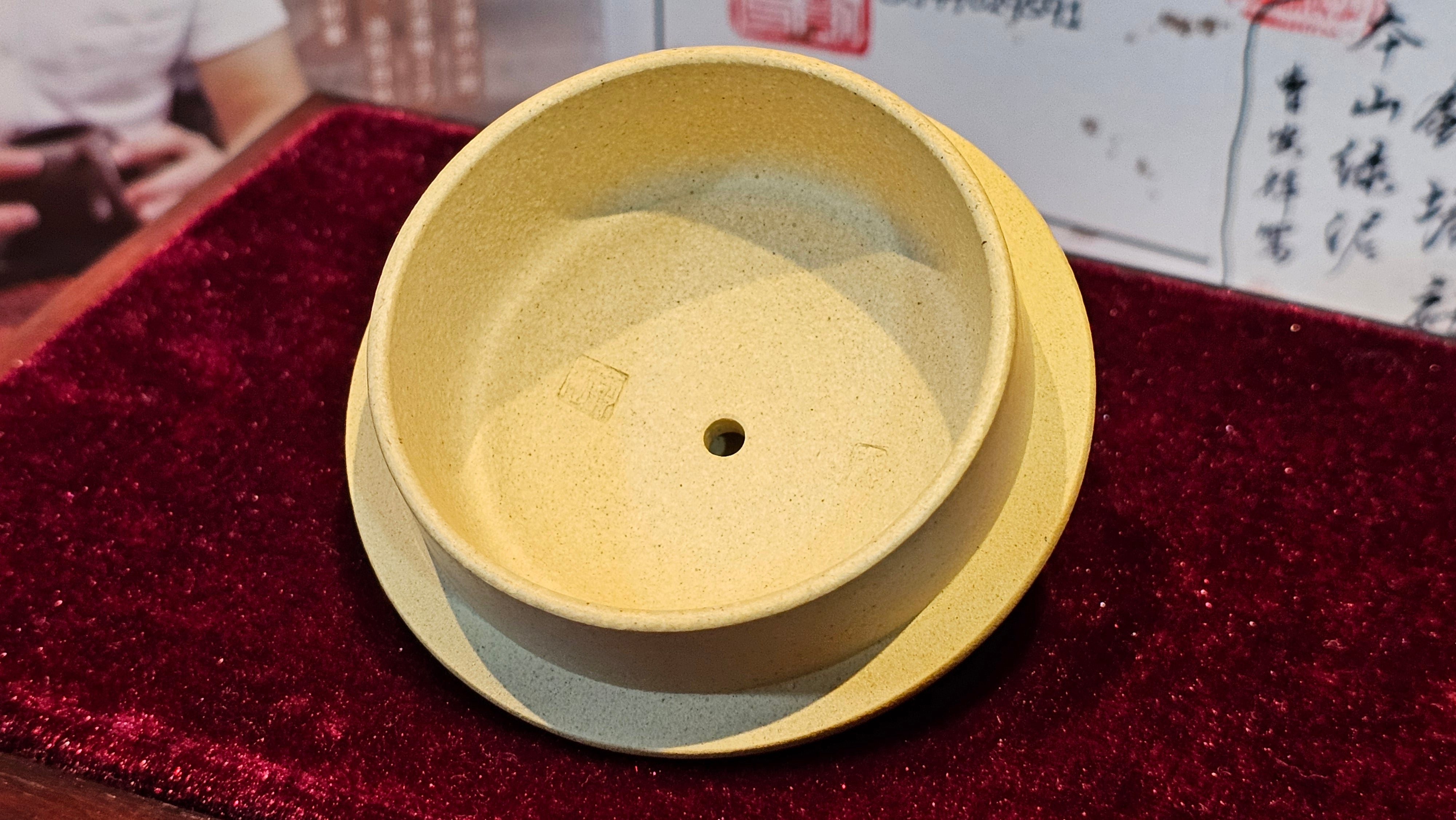 Commissioned work for Prof Q.H.: 《云婴》"Yun Ying", 203.0ml, crafted with Cao Family's own 100% Ben Shan Lü Ni 本山绿泥, crafted by L4 Assoc Master Artist Zhang Ke 助理工艺美术师, 张轲 ~ COMPLETED and CONGRATULATIONS to Prof Q.H., Hanoi! Vietnam🇻🇳.