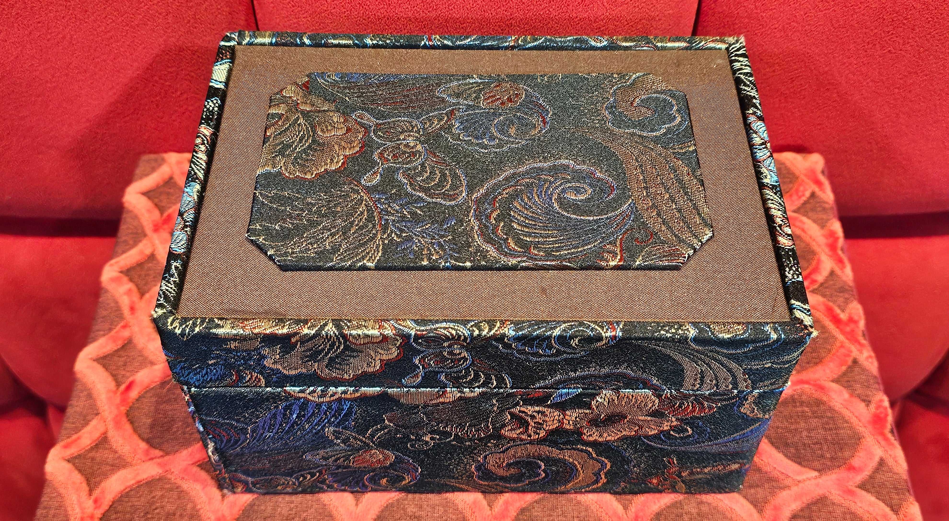 Commissioned work for Prof Q.H.: 《云婴》"Yun Ying", 203.0ml, crafted with Cao Family's own 100% Ben Shan Lü Ni 本山绿泥, crafted by L4 Assoc Master Artist Zhang Ke 助理工艺美术师, 张轲 ~ COMPLETED and CONGRATULATIONS to Prof Q.H., Hanoi! Vietnam🇻🇳.