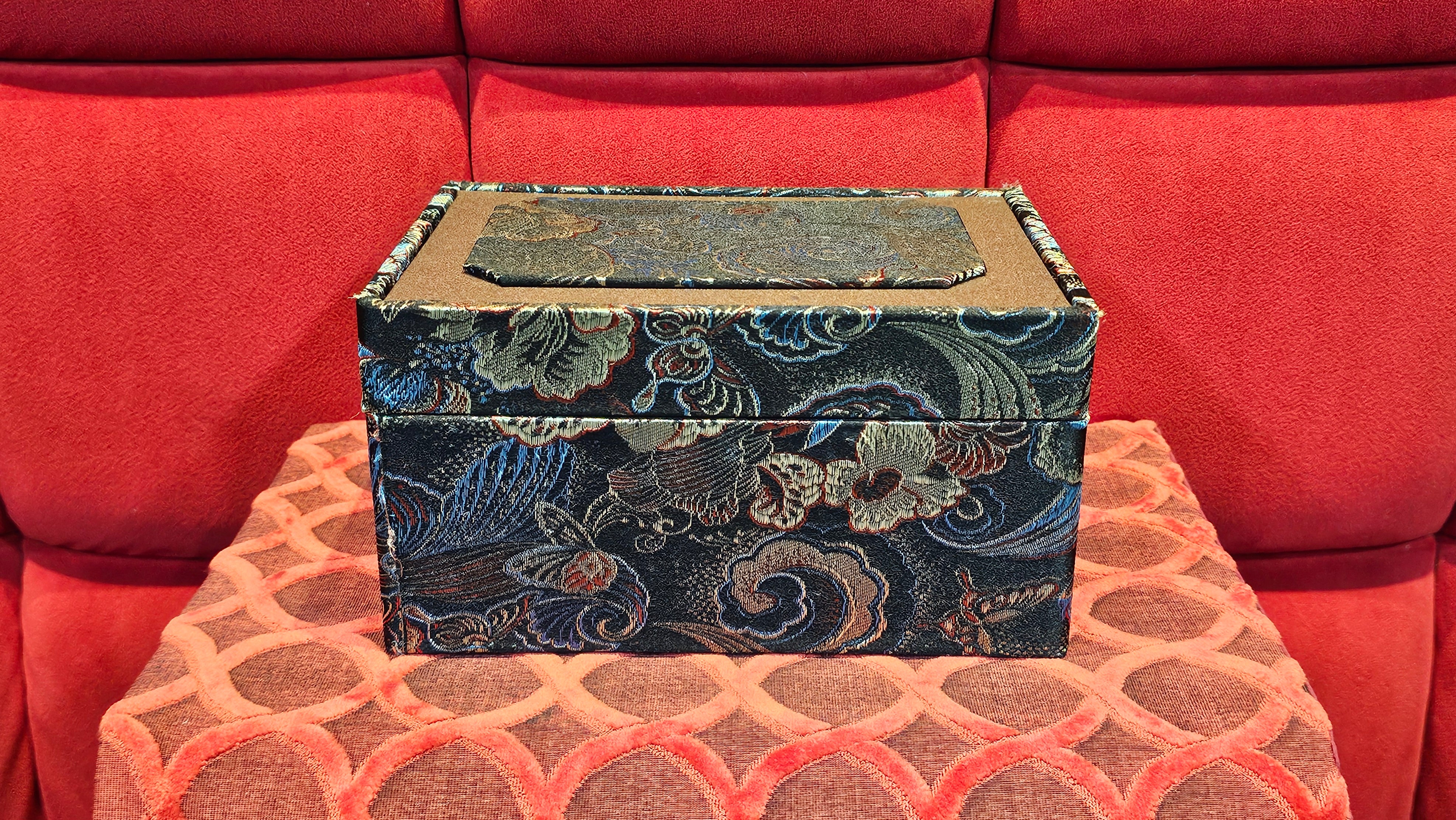 Commissioned work for Prof Q.H.: 《云婴》"Yun Ying", 203.0ml, crafted with Cao Family's own 100% Ben Shan Lü Ni 本山绿泥, crafted by L4 Assoc Master Artist Zhang Ke 助理工艺美术师, 张轲 ~ COMPLETED and CONGRATULATIONS to Prof Q.H., Hanoi! Vietnam🇻🇳.