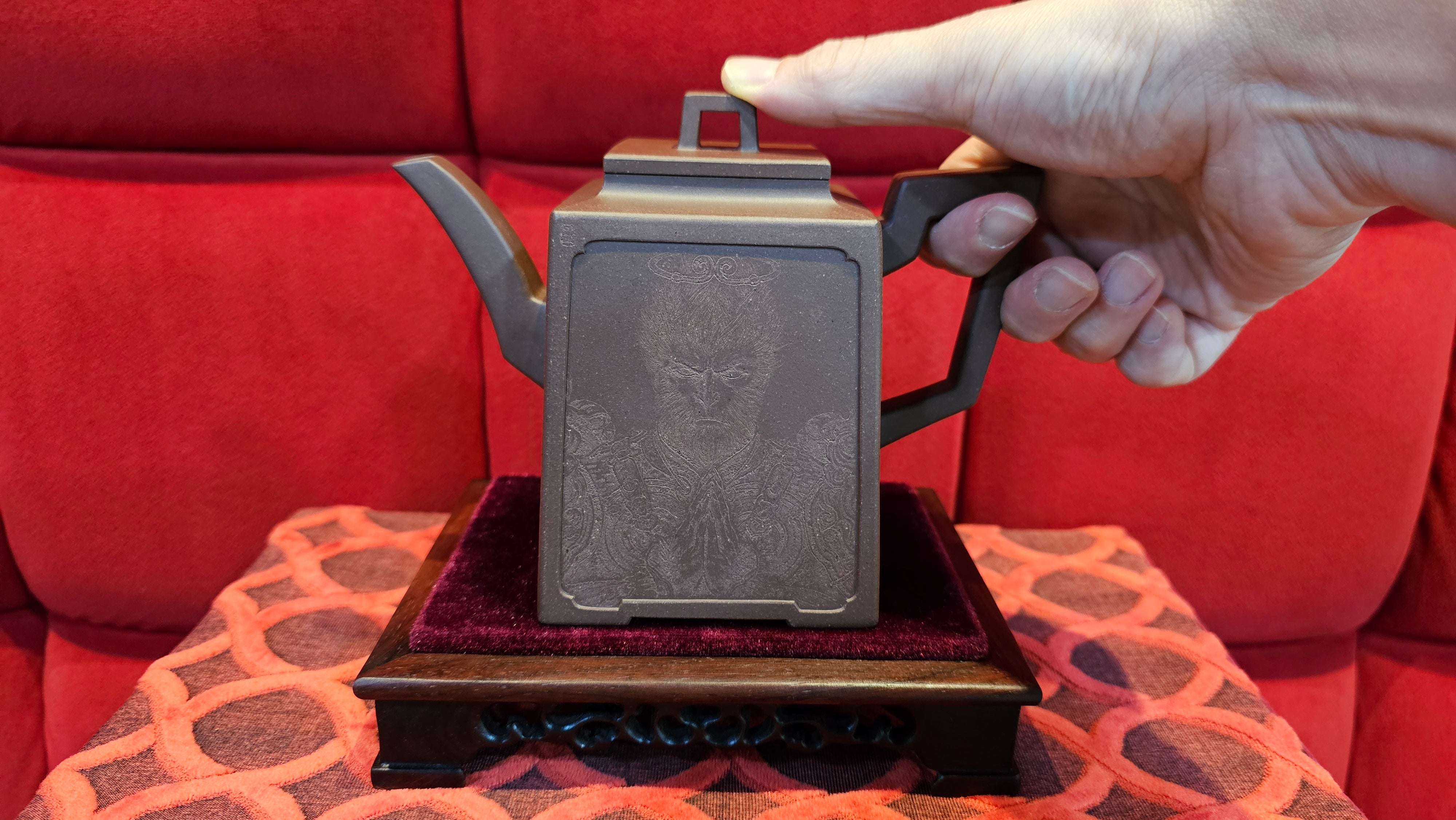 Commissioned work for Mr D.H.:《四方博古》Si Fang Bo Gu, 551.0ml, 底槽青, by Senior Consummate Master Yuan Hui, & Realism Engraving by Master Yi Dian 一颠 with Gameplay BMW's The Great Sage theme ~ COMPLETED & CONGRATULATIONS! to Mr D.H., Baldwin Park, CA.