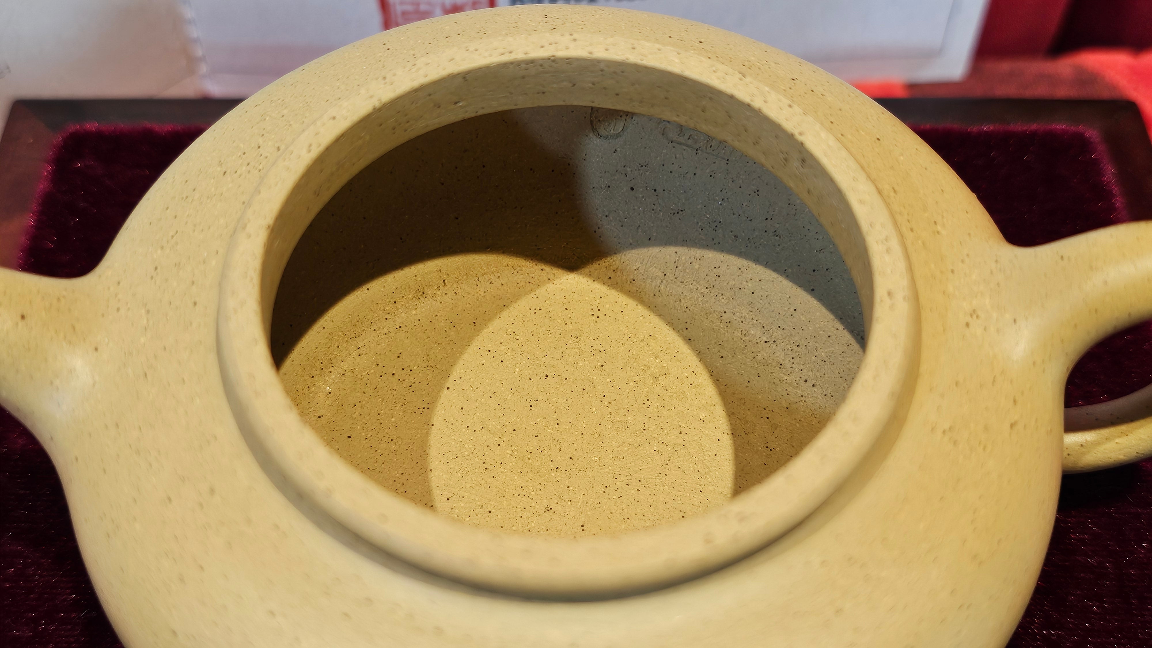 Commissioned work for Mr Thomas L. ZiSha work《耀日》"Yao Ri", Ben Shan Duan Ni 本山段泥, crafted by L3A Consummate Master Artist Li Yan Ru 振兴技艺师兼工艺美术师, 李艳如 ~ COMPLETED, and CONGRATULATIONS to Mr Thomas L.!from Singapore🇸🇬.