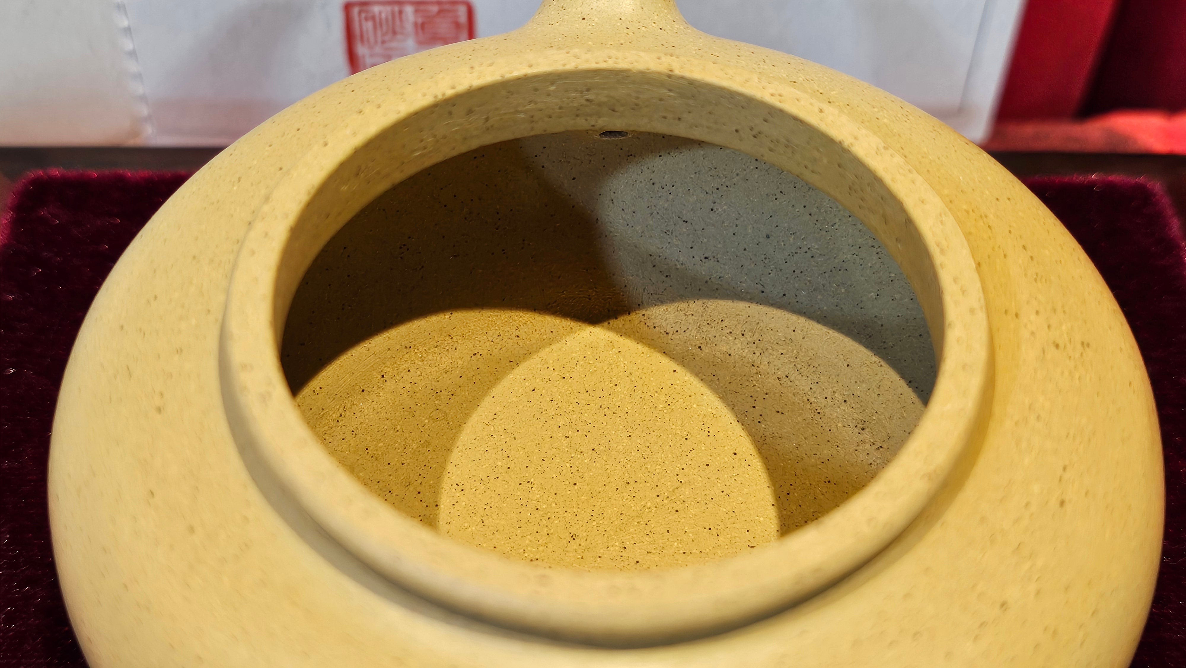 Commissioned work for Mr Thomas L. ZiSha work《耀日》"Yao Ri", Ben Shan Duan Ni 本山段泥, crafted by L3A Consummate Master Artist Li Yan Ru 振兴技艺师兼工艺美术师, 李艳如 ~ COMPLETED, and CONGRATULATIONS to Mr Thomas L.!from Singapore🇸🇬.