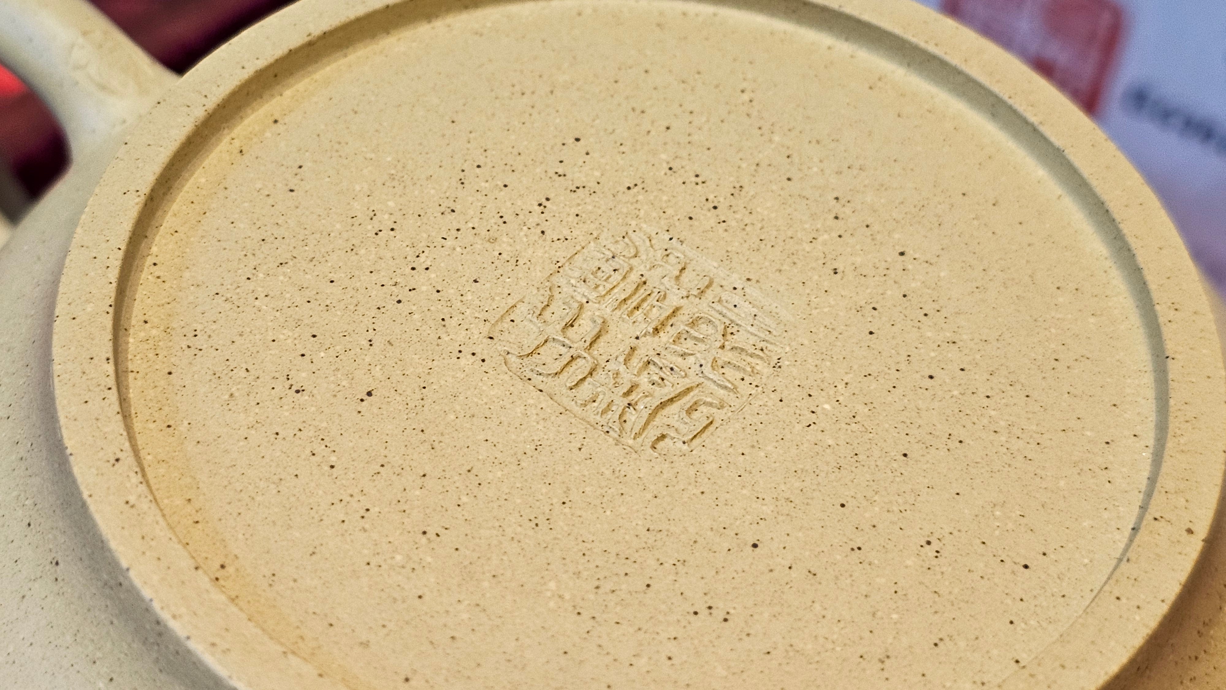 Commissioned work for Mr Thomas L. ZiSha work《耀日》"Yao Ri", Ben Shan Duan Ni 本山段泥, crafted by L3A Consummate Master Artist Li Yan Ru 振兴技艺师兼工艺美术师, 李艳如 ~ COMPLETED, and CONGRATULATIONS to Mr Thomas L.!from Singapore🇸🇬.