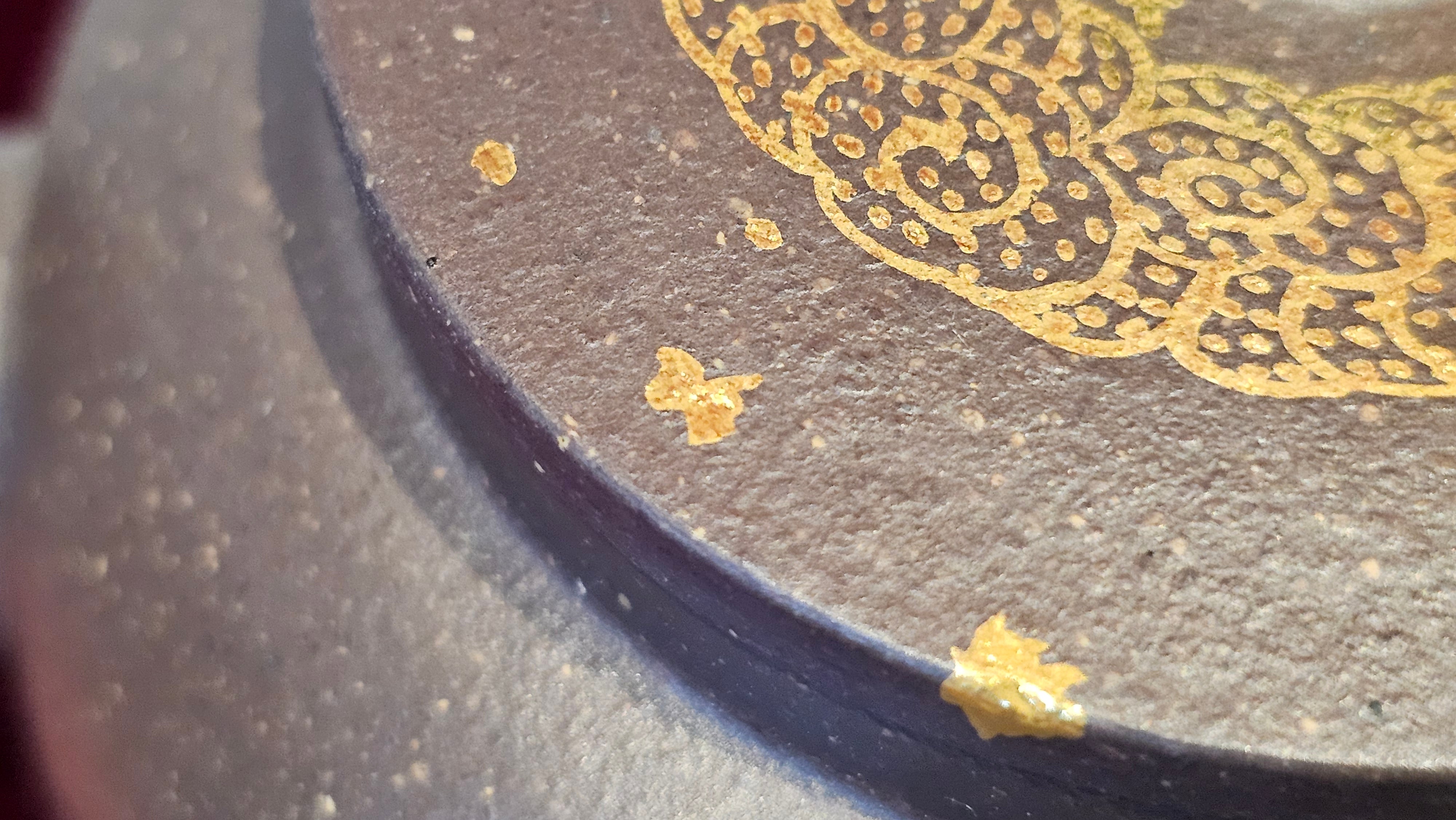 《聚富平盖莲子》"Ju Fu ~Gathering of Wealth~ Ping Gai Lian Zi"!, 描金与撒金工艺 Dual Gold Appliqué, 233.3ml, Qing Hui Duan Ni 青灰段泥 ~ by L3A Consummate Master Artist Li Yan Ru 李艳如 ~!Congratulations to Mr R.L.! 0857hrs 16th Sept 2025, Flintridge! CA.