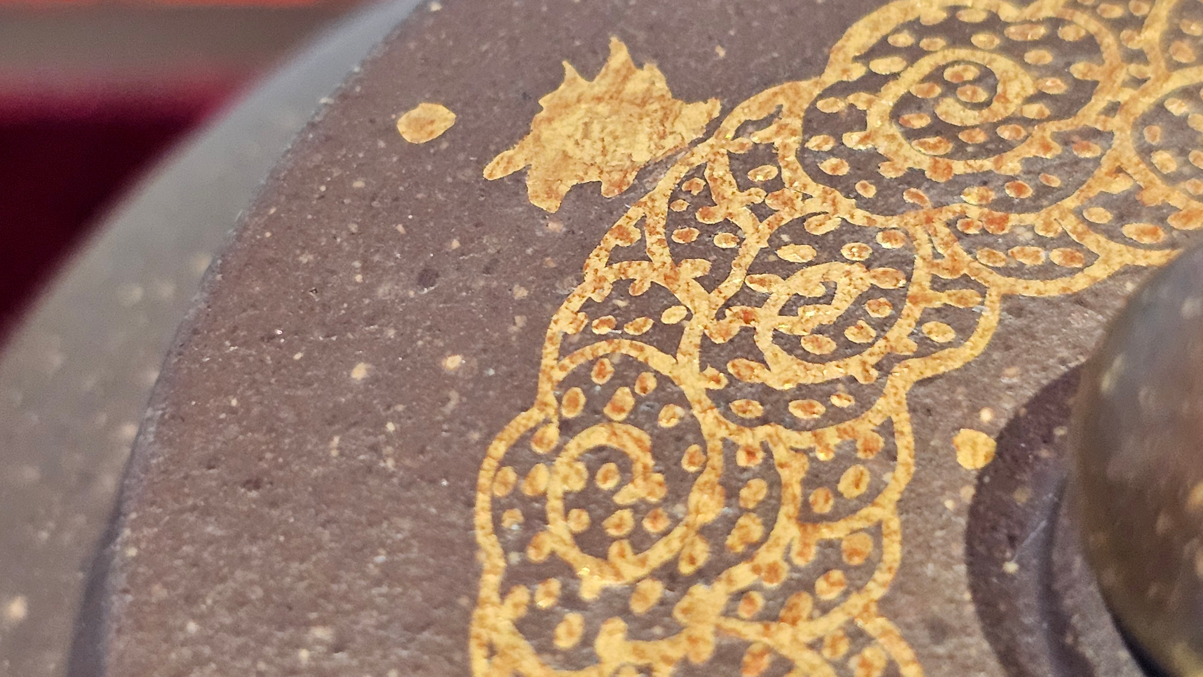 《聚富平盖莲子》"Ju Fu ~Gathering of Wealth~ Ping Gai Lian Zi"!, 描金与撒金工艺 Dual Gold Appliqué, 233.3ml, Qing Hui Duan Ni 青灰段泥 ~ by L3A Consummate Master Artist Li Yan Ru 李艳如 ~!Congratulations to Mr R.L.! 0857hrs 16th Sept 2025, Flintridge! CA.