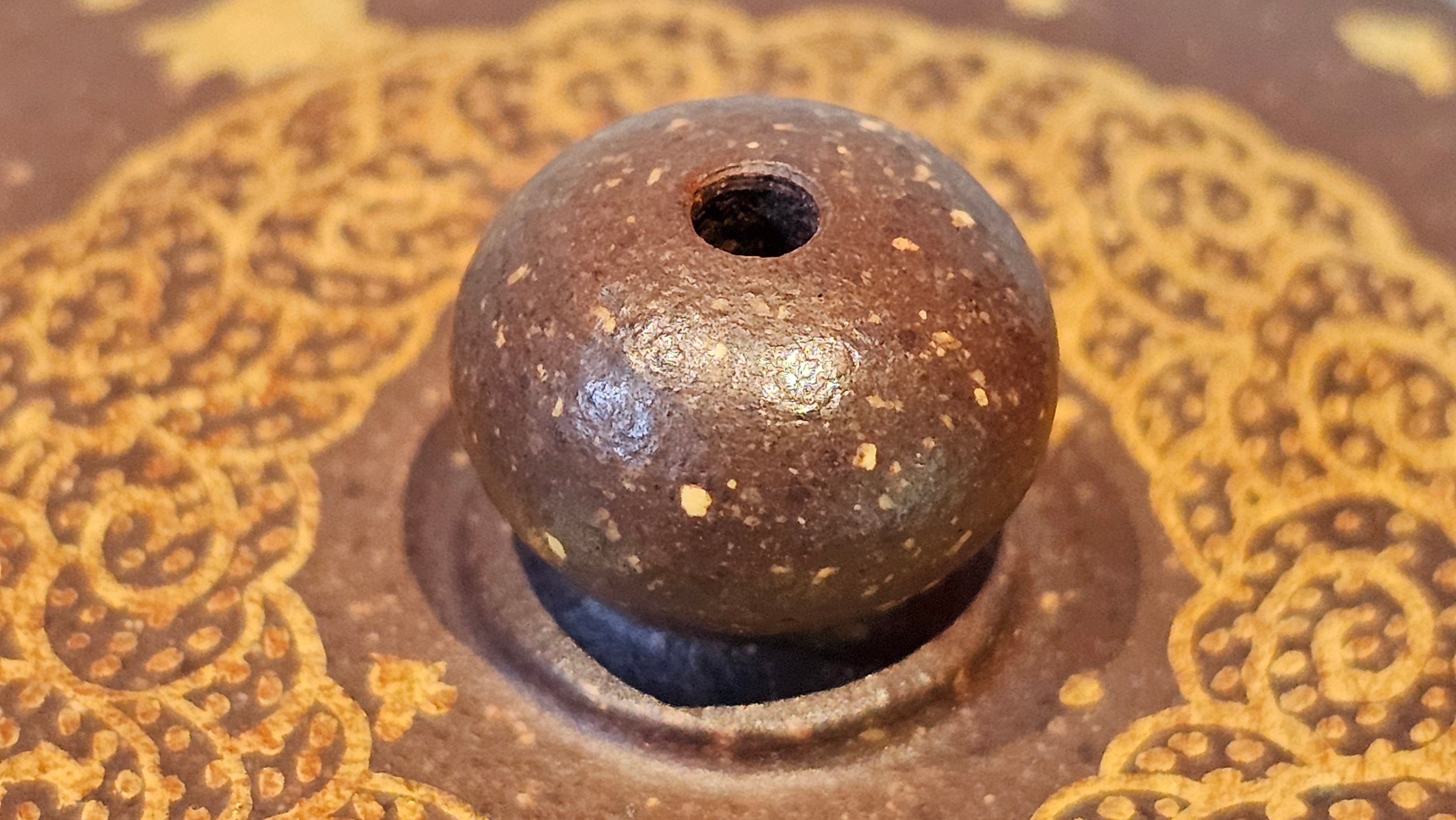 《聚富平盖莲子》"Ju Fu ~Gathering of Wealth~ Ping Gai Lian Zi"!, 描金与撒金工艺 Dual Gold Appliqué, 233.3ml, Qing Hui Duan Ni 青灰段泥 ~ by L3A Consummate Master Artist Li Yan Ru 李艳如 ~!Congratulations to Mr R.L.! 0857hrs 16th Sept 2025, Flintridge! CA.