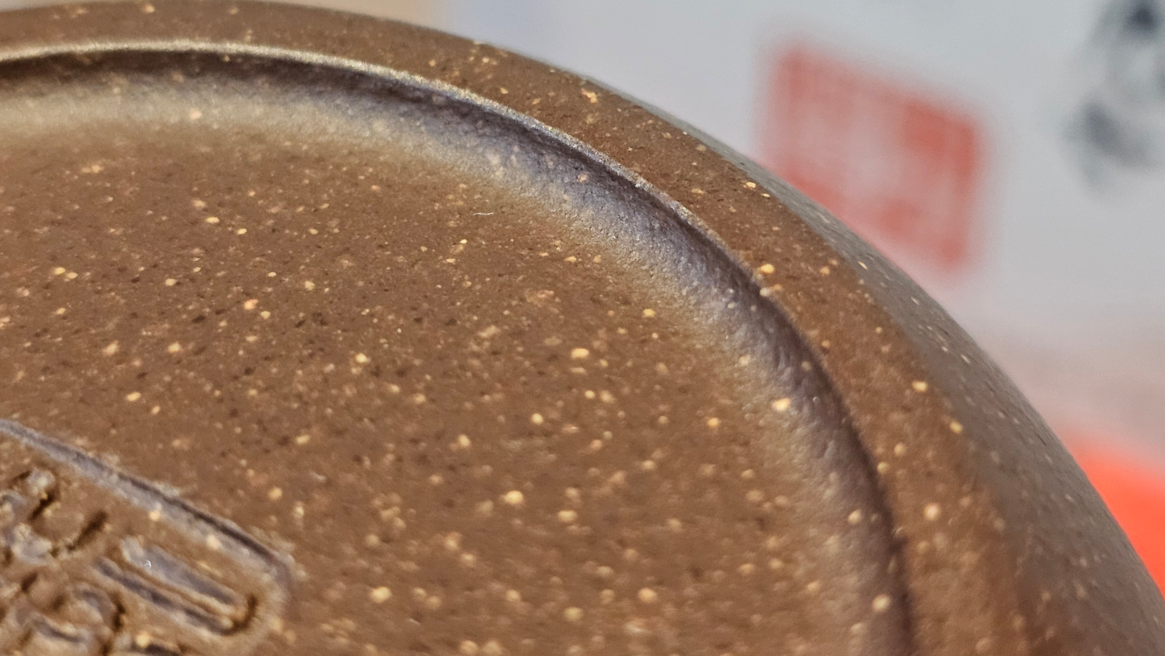 《聚富平盖莲子》"Ju Fu ~Gathering of Wealth~ Ping Gai Lian Zi"!, 描金与撒金工艺 Dual Gold Appliqué, 233.3ml, Qing Hui Duan Ni 青灰段泥 ~ by L3A Consummate Master Artist Li Yan Ru 李艳如 ~!Congratulations to Mr R.L.! 0857hrs 16th Sept 2025, Flintridge! CA.