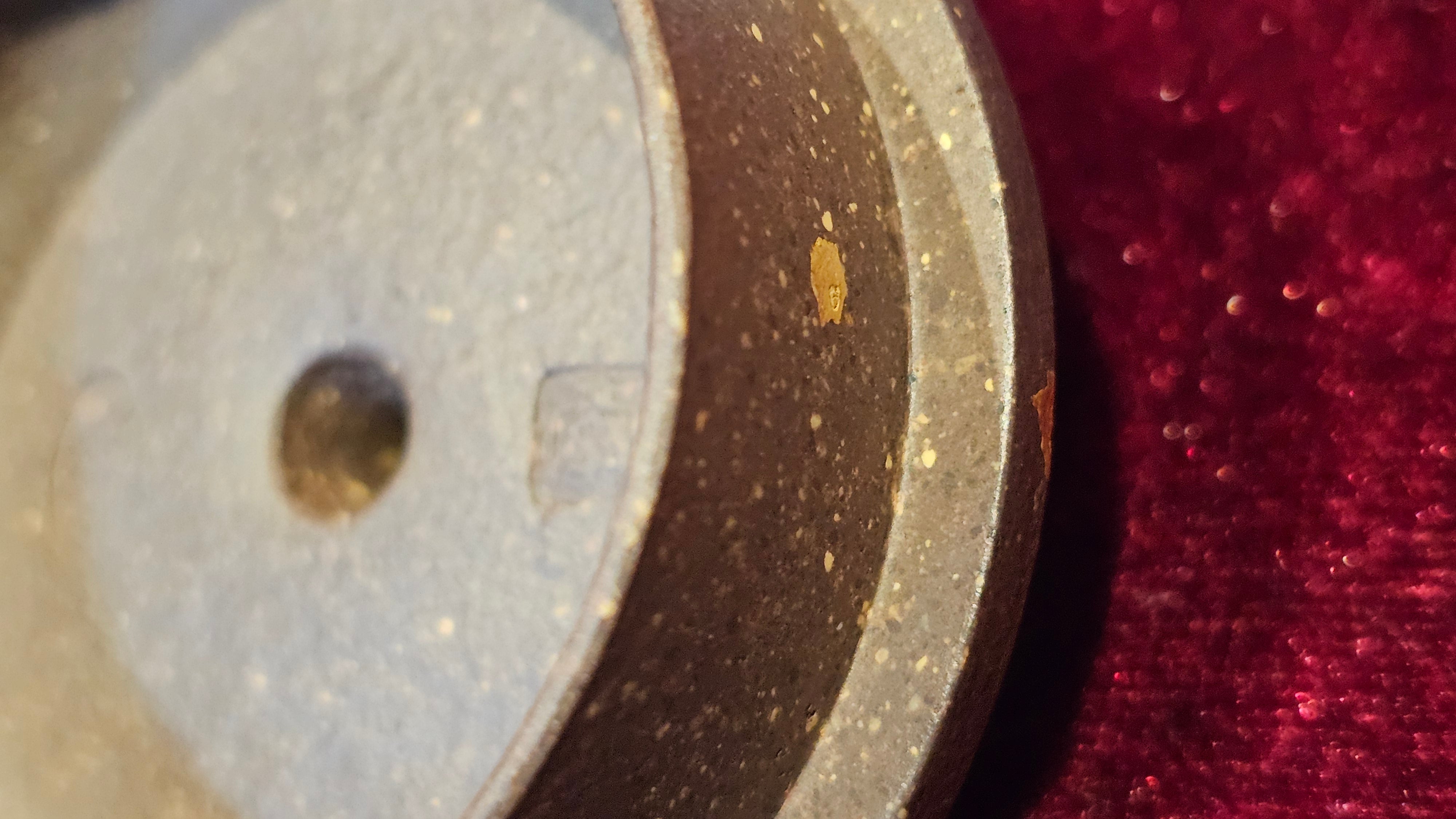 《聚富平盖莲子》"Ju Fu ~Gathering of Wealth~ Ping Gai Lian Zi"!, 描金与撒金工艺 Dual Gold Appliqué, 233.3ml, Qing Hui Duan Ni 青灰段泥 ~ by L3A Consummate Master Artist Li Yan Ru 李艳如 ~!Congratulations to Mr R.L.! 0857hrs 16th Sept 2025, Flintridge! CA.