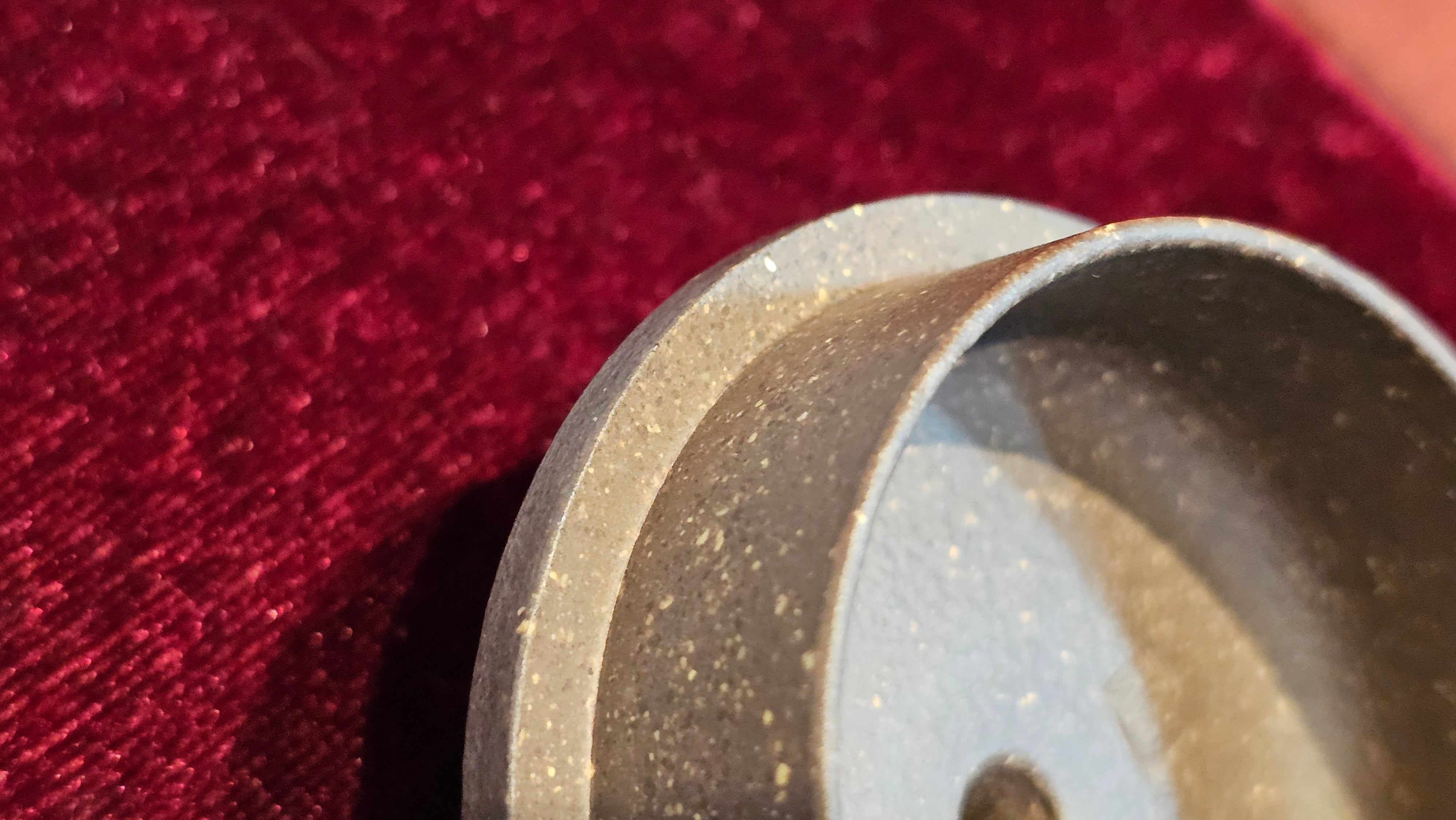 《聚富平盖莲子》"Ju Fu ~Gathering of Wealth~ Ping Gai Lian Zi"!, 描金与撒金工艺 Dual Gold Appliqué, 233.3ml, Qing Hui Duan Ni 青灰段泥 ~ by L3A Consummate Master Artist Li Yan Ru 李艳如 ~!Congratulations to Mr R.L.! 0857hrs 16th Sept 2025, Flintridge! CA.