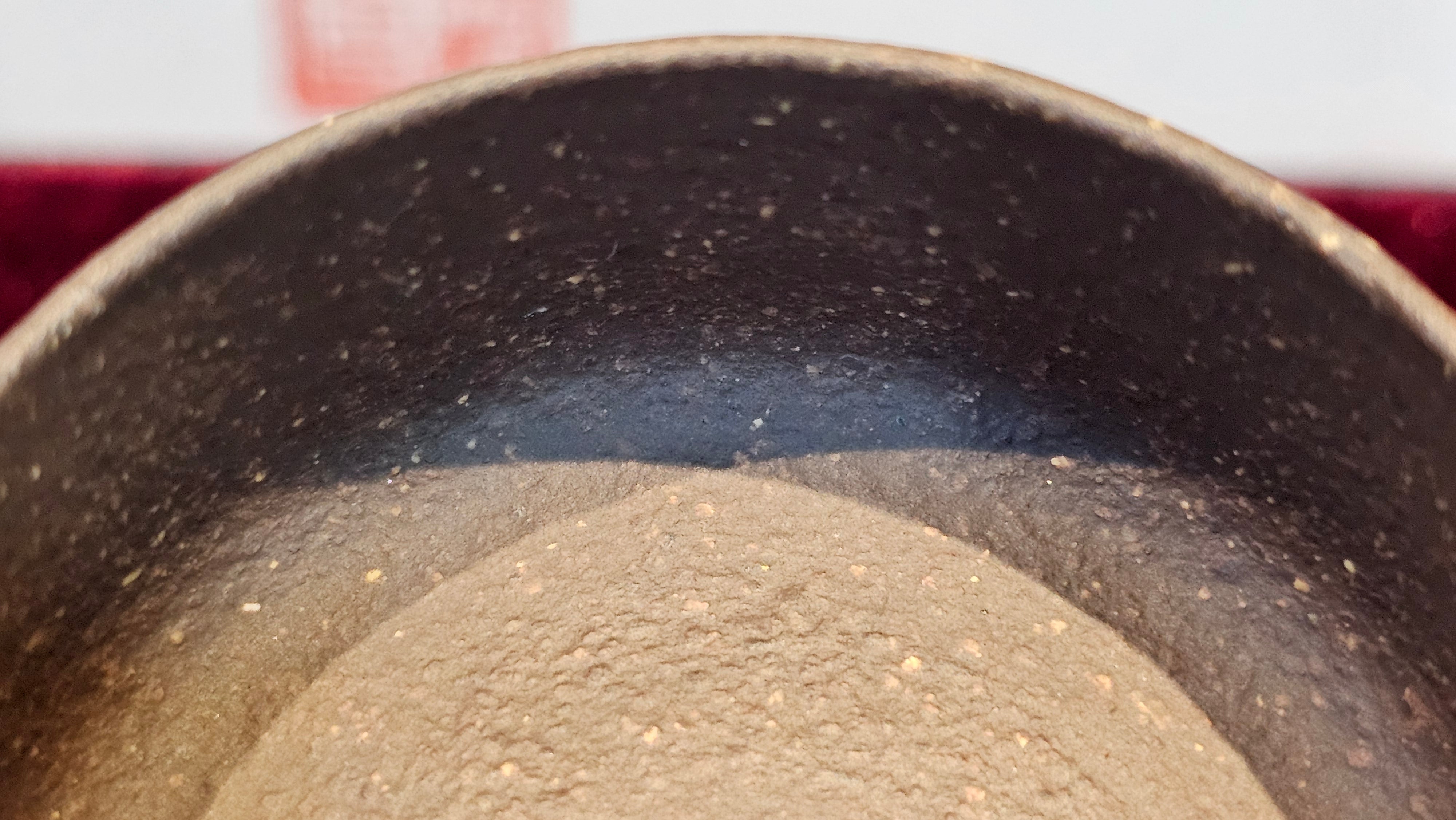 《聚富平盖莲子》"Ju Fu ~Gathering of Wealth~ Ping Gai Lian Zi"!, 描金与撒金工艺 Dual Gold Appliqué, 233.3ml, Qing Hui Duan Ni 青灰段泥 ~ by L3A Consummate Master Artist Li Yan Ru 李艳如 ~!Congratulations to Mr R.L.! 0857hrs 16th Sept 2025, Flintridge! CA.