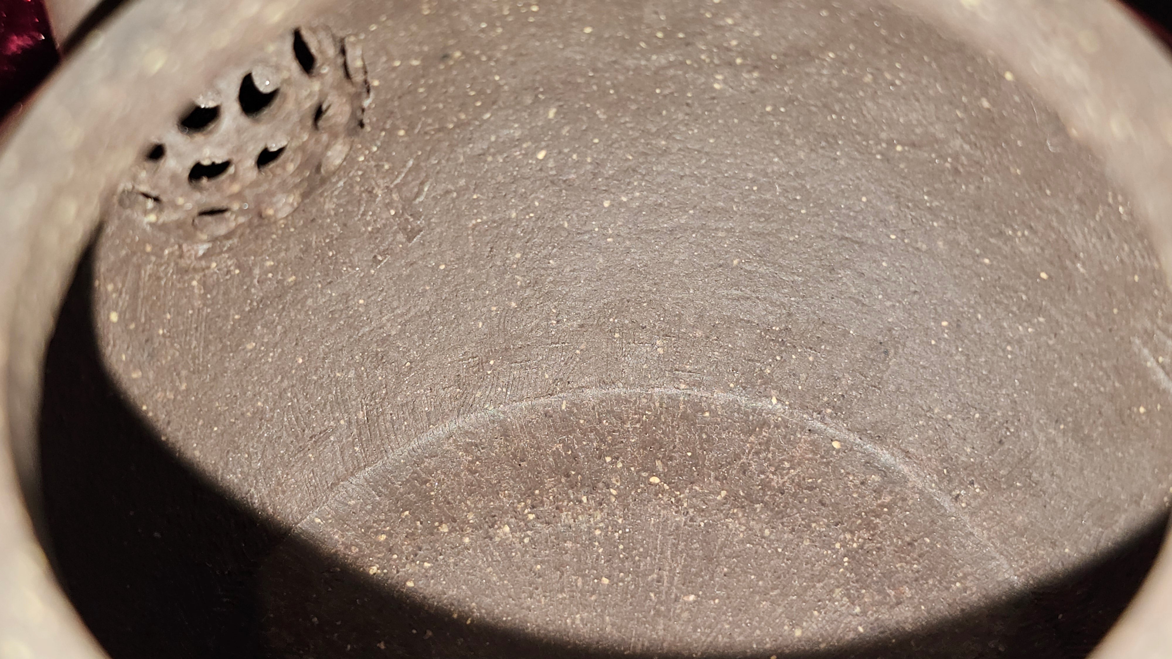 《聚富平盖莲子》"Ju Fu ~Gathering of Wealth~ Ping Gai Lian Zi"!, 描金与撒金工艺 Dual Gold Appliqué, 233.3ml, Qing Hui Duan Ni 青灰段泥 ~ by L3A Consummate Master Artist Li Yan Ru 李艳如 ~!Congratulations to Mr R.L.! 0857hrs 16th Sept 2025, Flintridge! CA.