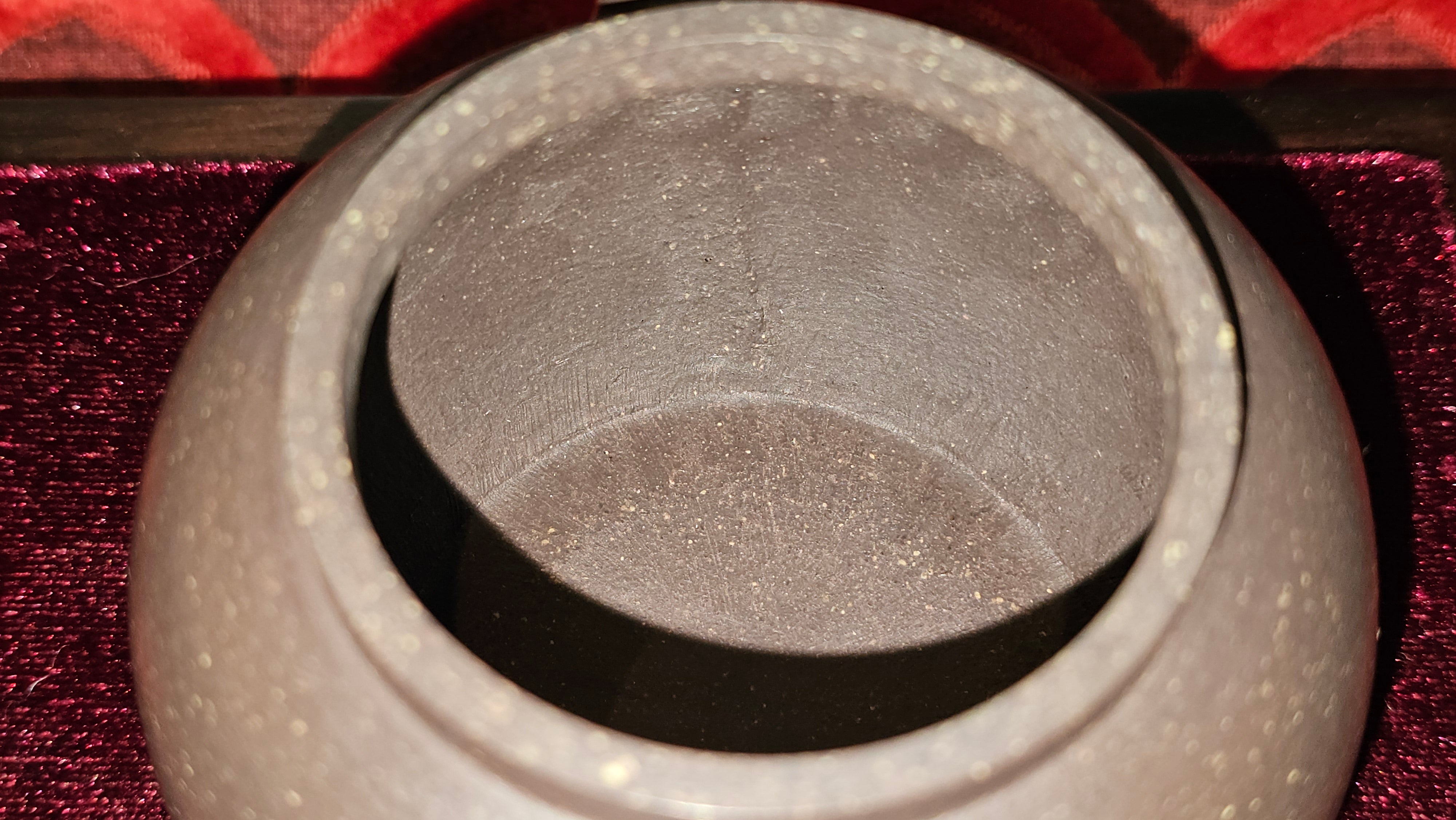 《聚富平盖莲子》"Ju Fu ~Gathering of Wealth~ Ping Gai Lian Zi"!, 描金与撒金工艺 Dual Gold Appliqué, 233.3ml, Qing Hui Duan Ni 青灰段泥 ~ by L3A Consummate Master Artist Li Yan Ru 李艳如 ~!Congratulations to Mr R.L.! 0857hrs 16th Sept 2025, Flintridge! CA.