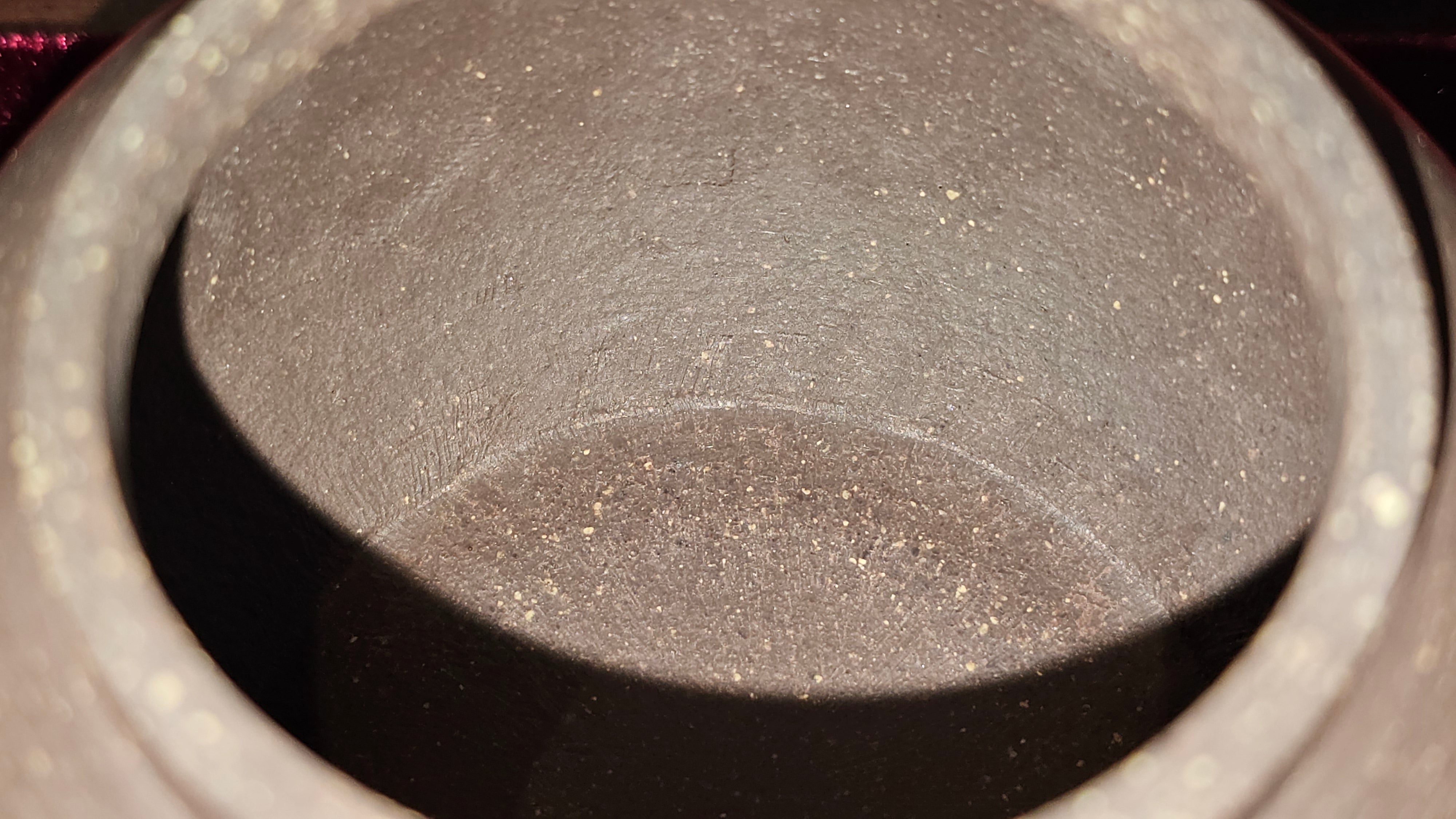 《聚富平盖莲子》"Ju Fu ~Gathering of Wealth~ Ping Gai Lian Zi"!, 描金与撒金工艺 Dual Gold Appliqué, 233.3ml, Qing Hui Duan Ni 青灰段泥 ~ by L3A Consummate Master Artist Li Yan Ru 李艳如 ~!Congratulations to Mr R.L.! 0857hrs 16th Sept 2025, Flintridge! CA.