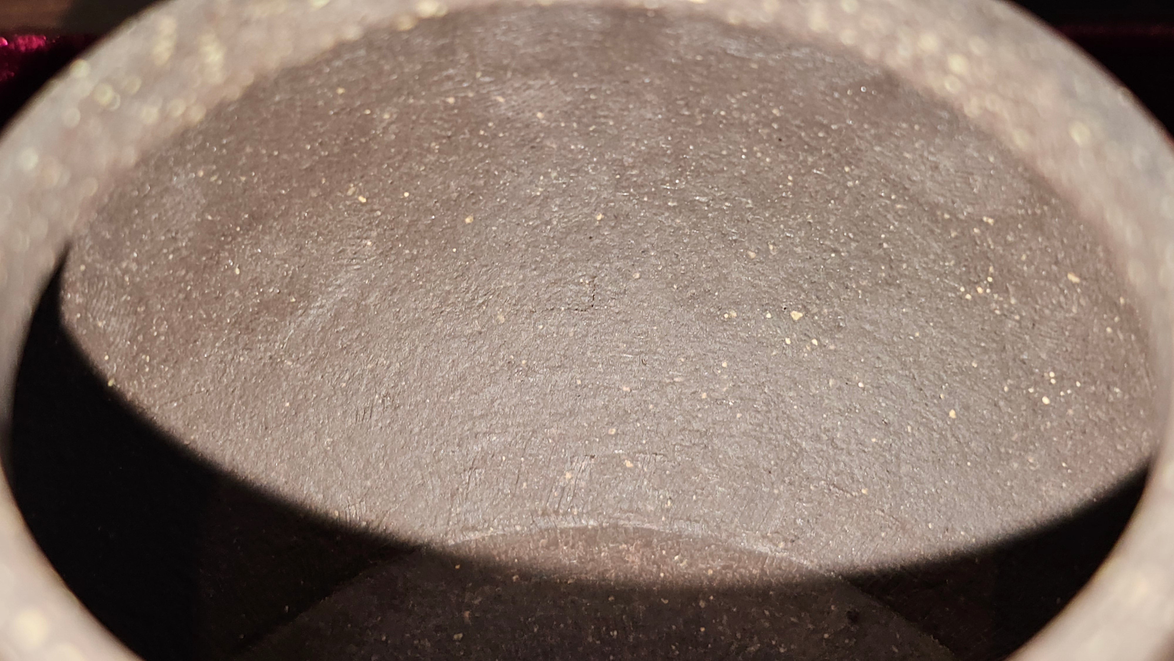 《聚富平盖莲子》"Ju Fu ~Gathering of Wealth~ Ping Gai Lian Zi"!, 描金与撒金工艺 Dual Gold Appliqué, 233.3ml, Qing Hui Duan Ni 青灰段泥 ~ by L3A Consummate Master Artist Li Yan Ru 李艳如 ~!Congratulations to Mr R.L.! 0857hrs 16th Sept 2025, Flintridge! CA.