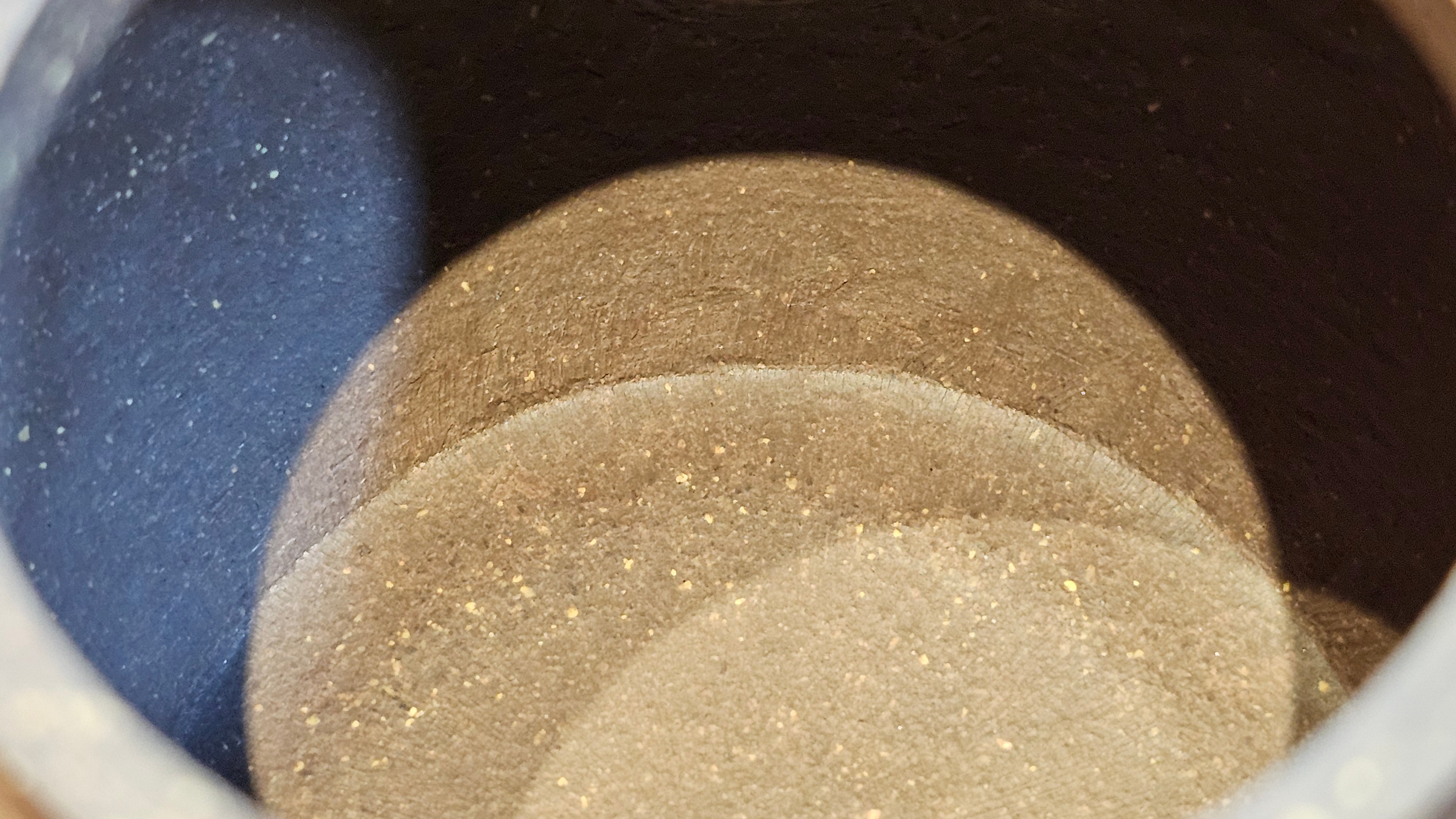 《聚富平盖莲子》"Ju Fu ~Gathering of Wealth~ Ping Gai Lian Zi"!, 描金与撒金工艺 Dual Gold Appliqué, 233.3ml, Qing Hui Duan Ni 青灰段泥 ~ by L3A Consummate Master Artist Li Yan Ru 李艳如 ~!Congratulations to Mr R.L.! 0857hrs 16th Sept 2025, Flintridge! CA.