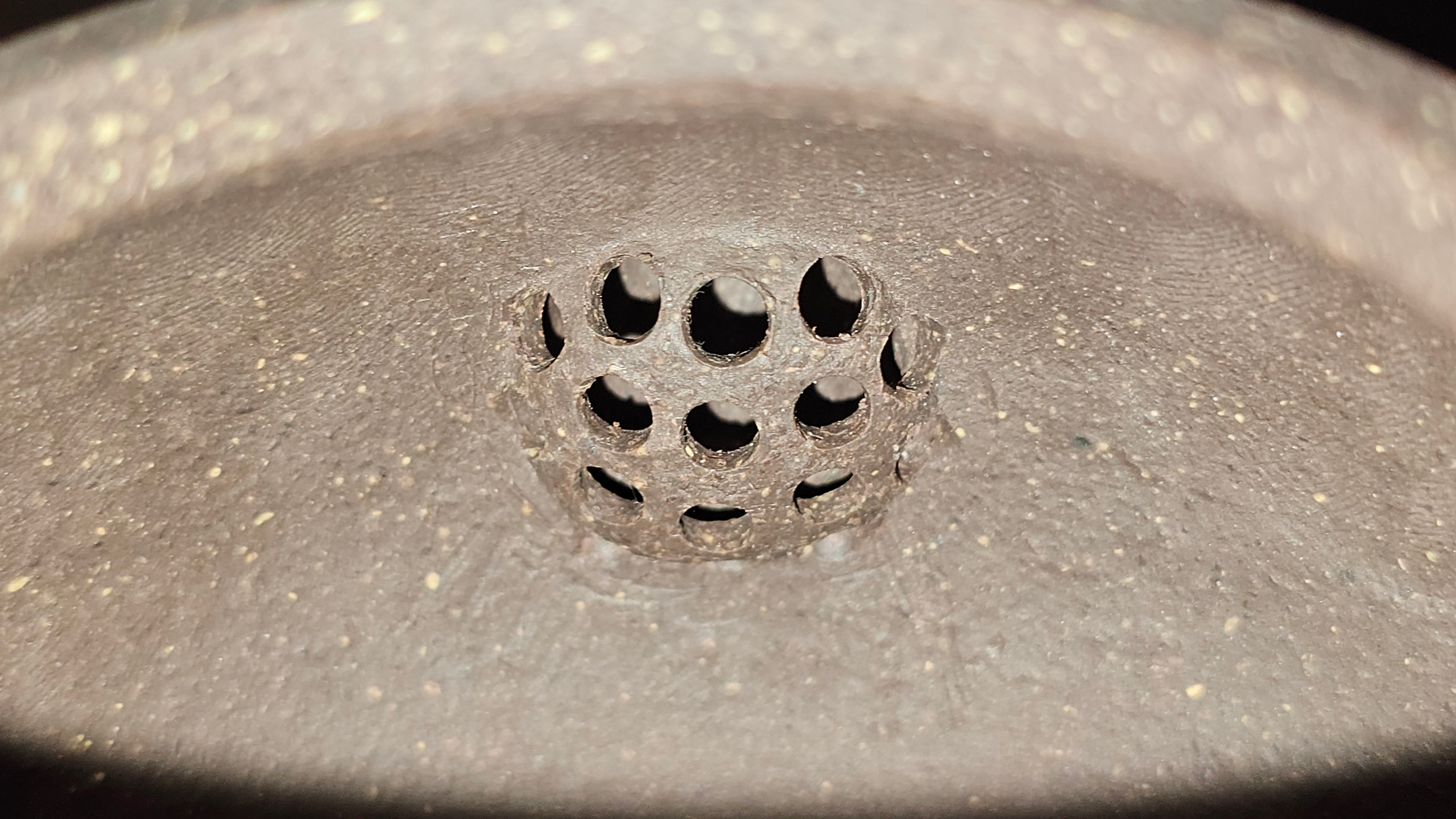 《聚富平盖莲子》"Ju Fu ~Gathering of Wealth~ Ping Gai Lian Zi"!, 描金与撒金工艺 Dual Gold Appliqué, 233.3ml, Qing Hui Duan Ni 青灰段泥 ~ by L3A Consummate Master Artist Li Yan Ru 李艳如 ~!Congratulations to Mr R.L.! 0857hrs 16th Sept 2025, Flintridge! CA.