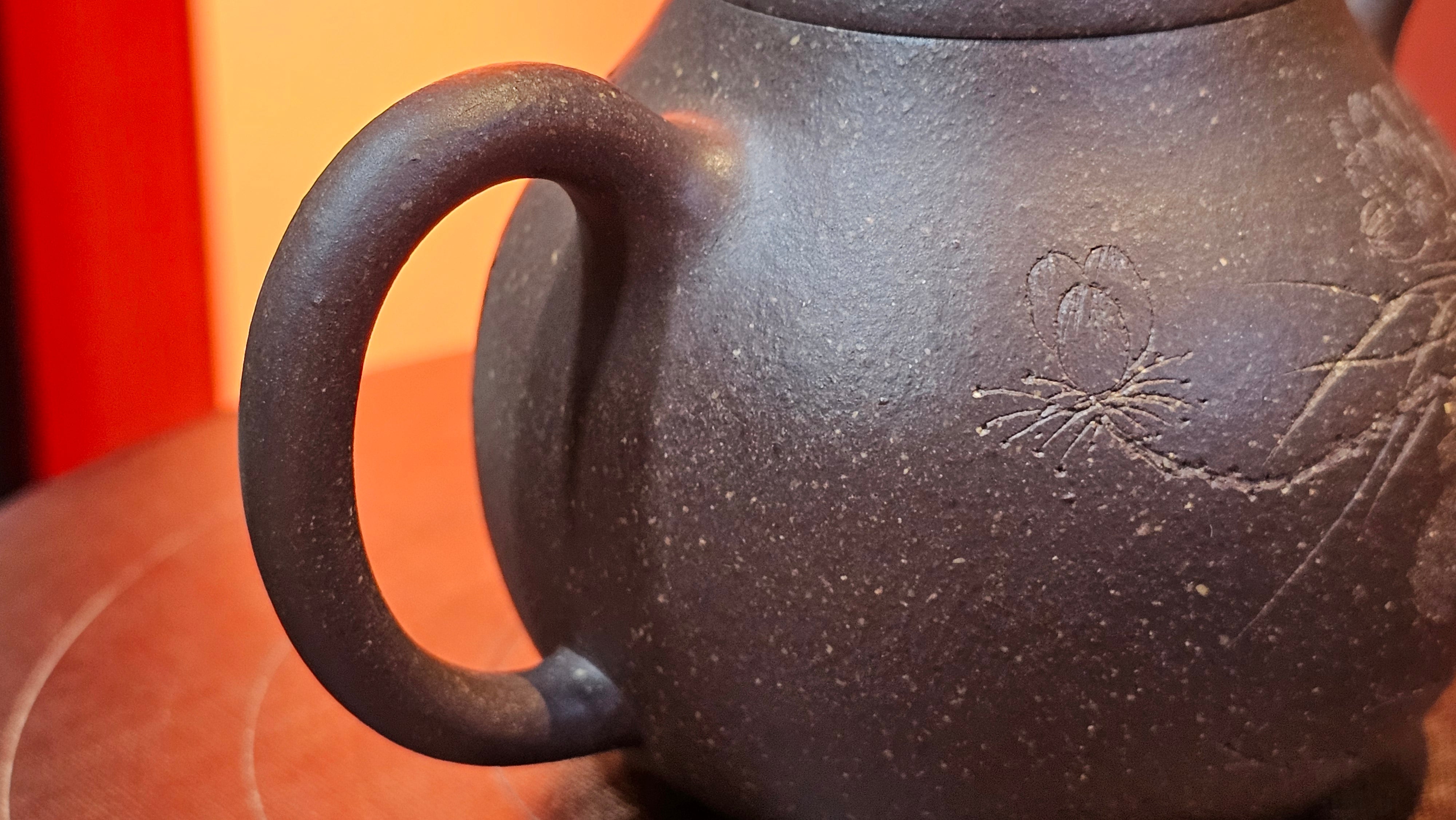 Qie Gua《茄瓜》~ "The Gourd", 152.8ml, Hei Zi Ni 黑紫泥, by our Craftsman Zhang Huan 张欢, Calligraphy and Lotus Engraving by Craftsman Yi Cheng 逸成 ~ Congratulations!to Dr L.L.! 1327hrs 19th Sept 2025! Ventura, CA!