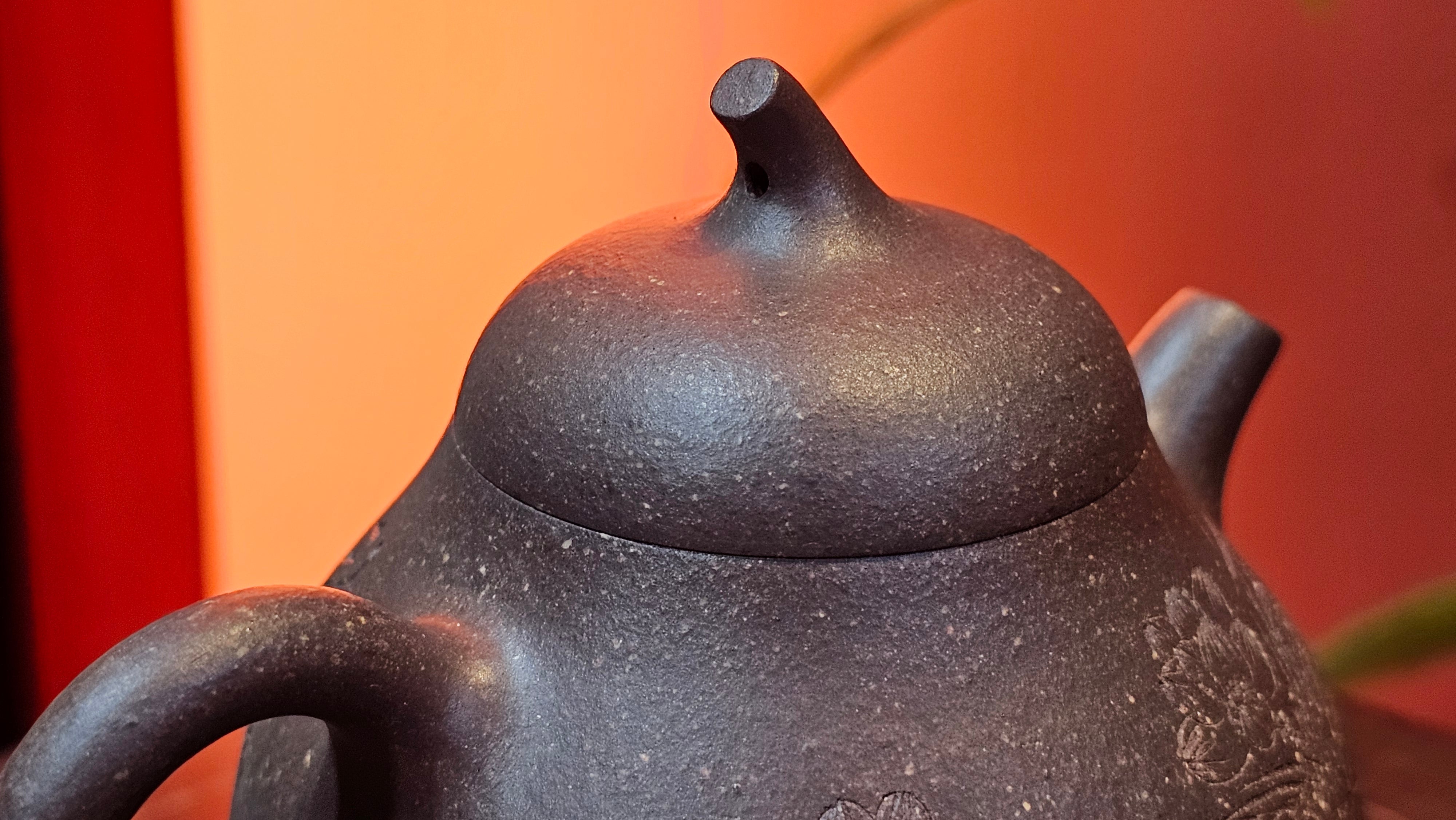 Qie Gua《茄瓜》~ "The Gourd", 152.8ml, Hei Zi Ni 黑紫泥, by our Craftsman Zhang Huan 张欢, Calligraphy and Lotus Engraving by Craftsman Yi Cheng 逸成 ~ Congratulations!to Dr L.L.! 1327hrs 19th Sept 2025! Ventura, CA!