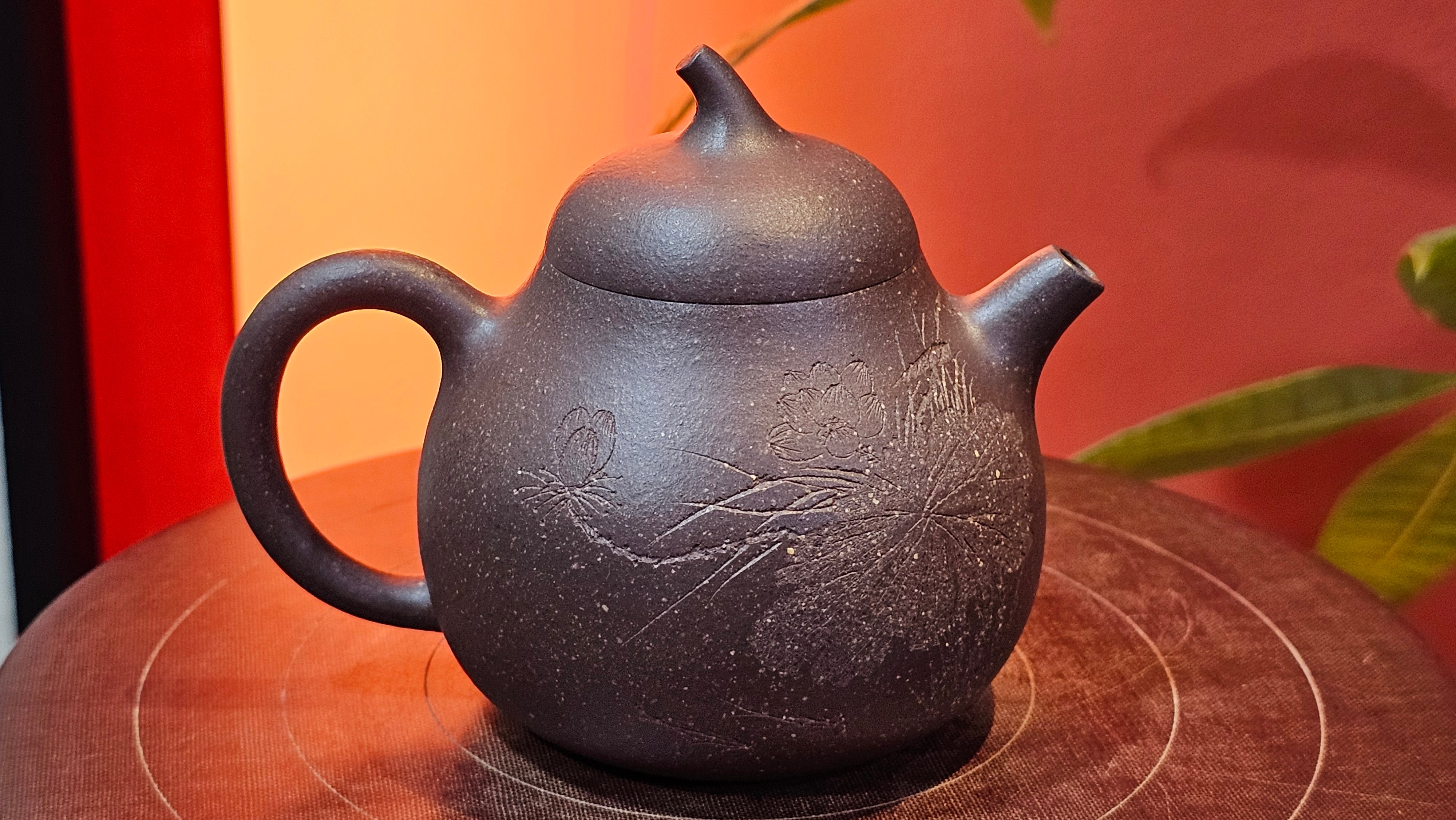 Qie Gua《茄瓜》~ "The Gourd", 152.8ml, Hei Zi Ni 黑紫泥, by our Craftsman Zhang Huan 张欢, Calligraphy and Lotus Engraving by Craftsman Yi Cheng 逸成 ~ Congratulations!to Dr L.L.! 1327hrs 19th Sept 2025! Ventura, CA!