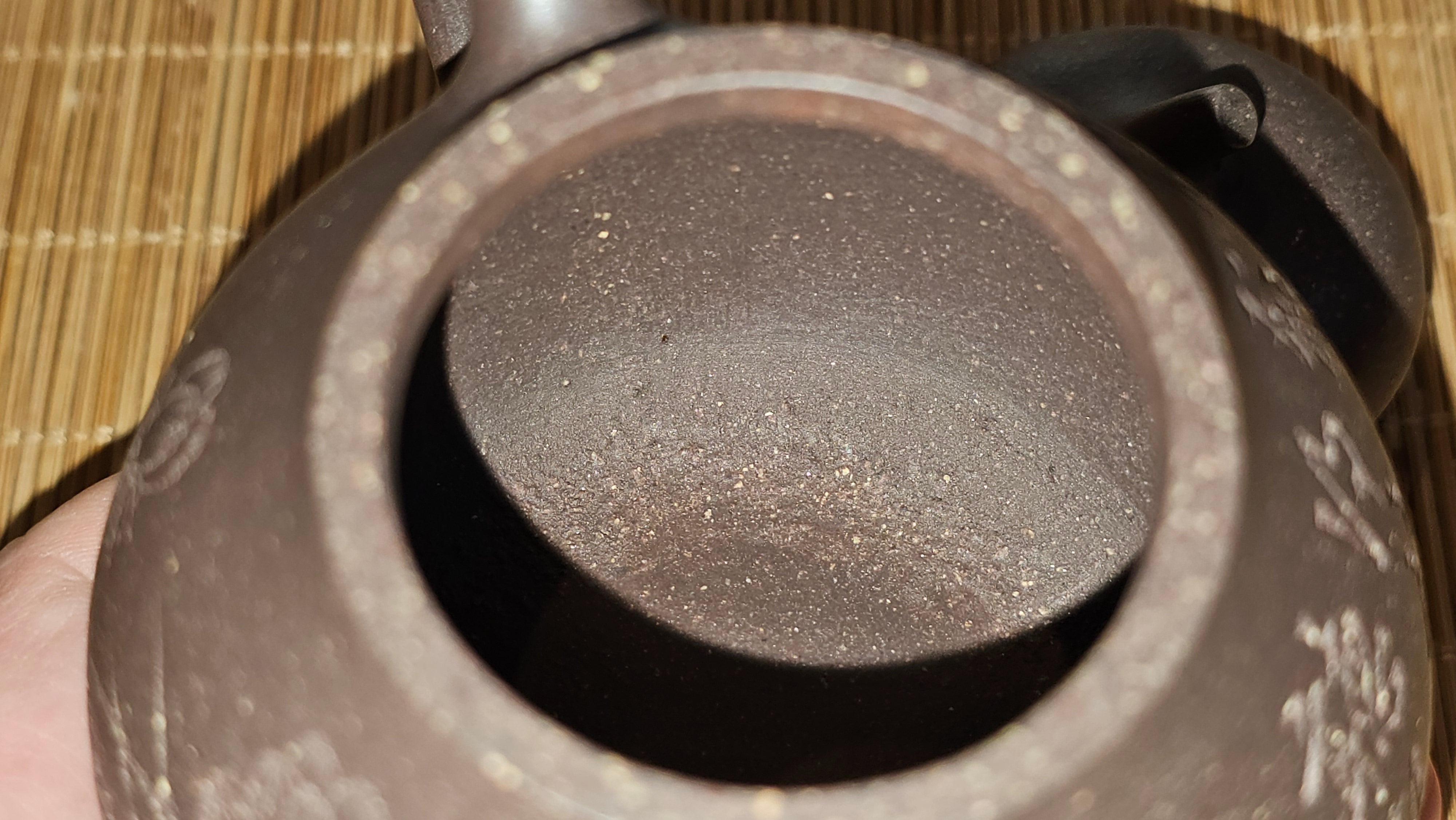 Qie Gua《茄瓜》~ "The Gourd", 152.8ml, Hei Zi Ni 黑紫泥, by our Craftsman Zhang Huan 张欢, Calligraphy and Lotus Engraving by Craftsman Yi Cheng 逸成 ~ Congratulations!to Dr L.L.! 1327hrs 19th Sept 2025! Ventura, CA!