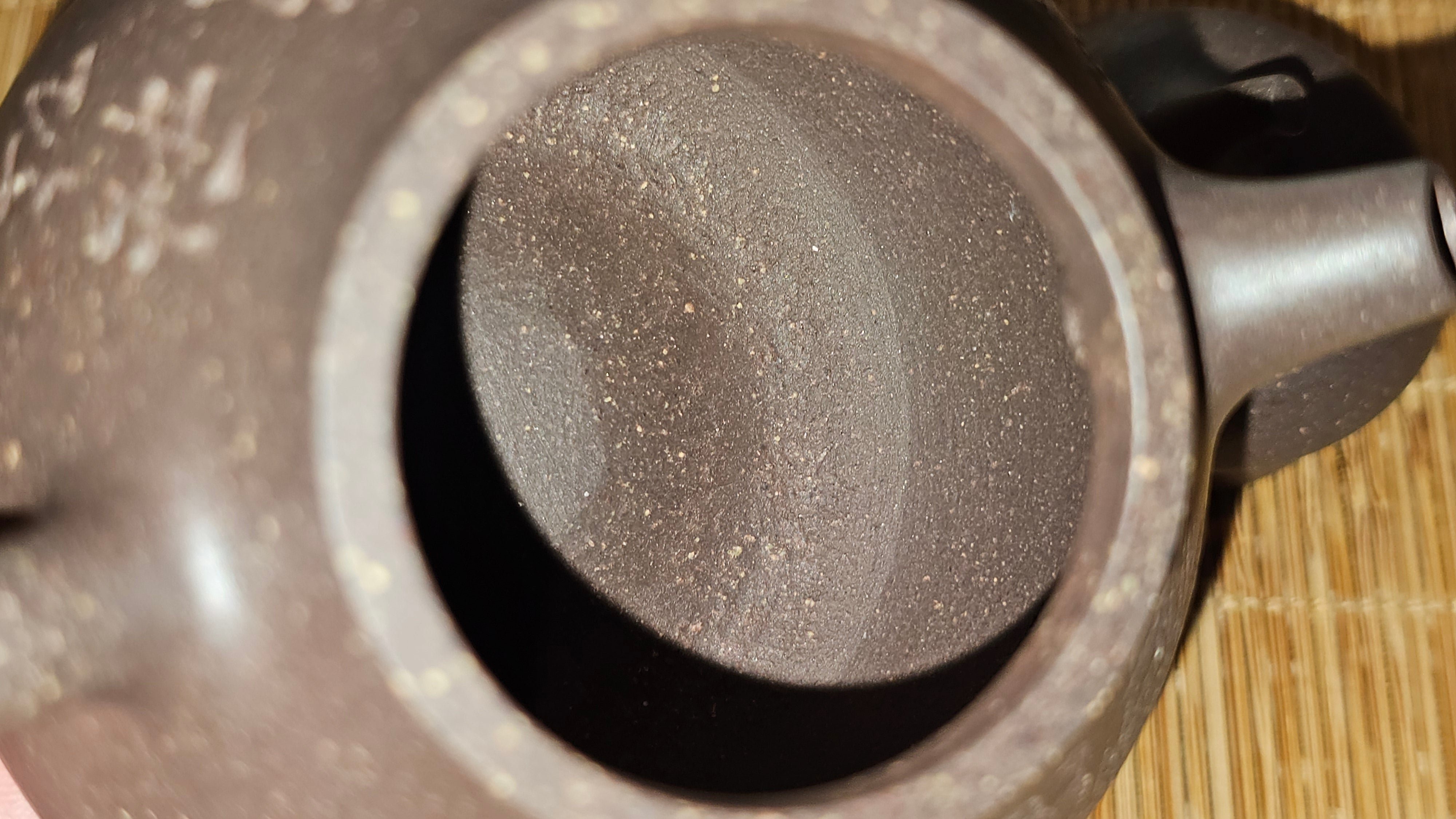 Qie Gua《茄瓜》~ "The Gourd", 152.8ml, Hei Zi Ni 黑紫泥, by our Craftsman Zhang Huan 张欢, Calligraphy and Lotus Engraving by Craftsman Yi Cheng 逸成 ~ Congratulations!to Dr L.L.! 1327hrs 19th Sept 2025! Ventura, CA!