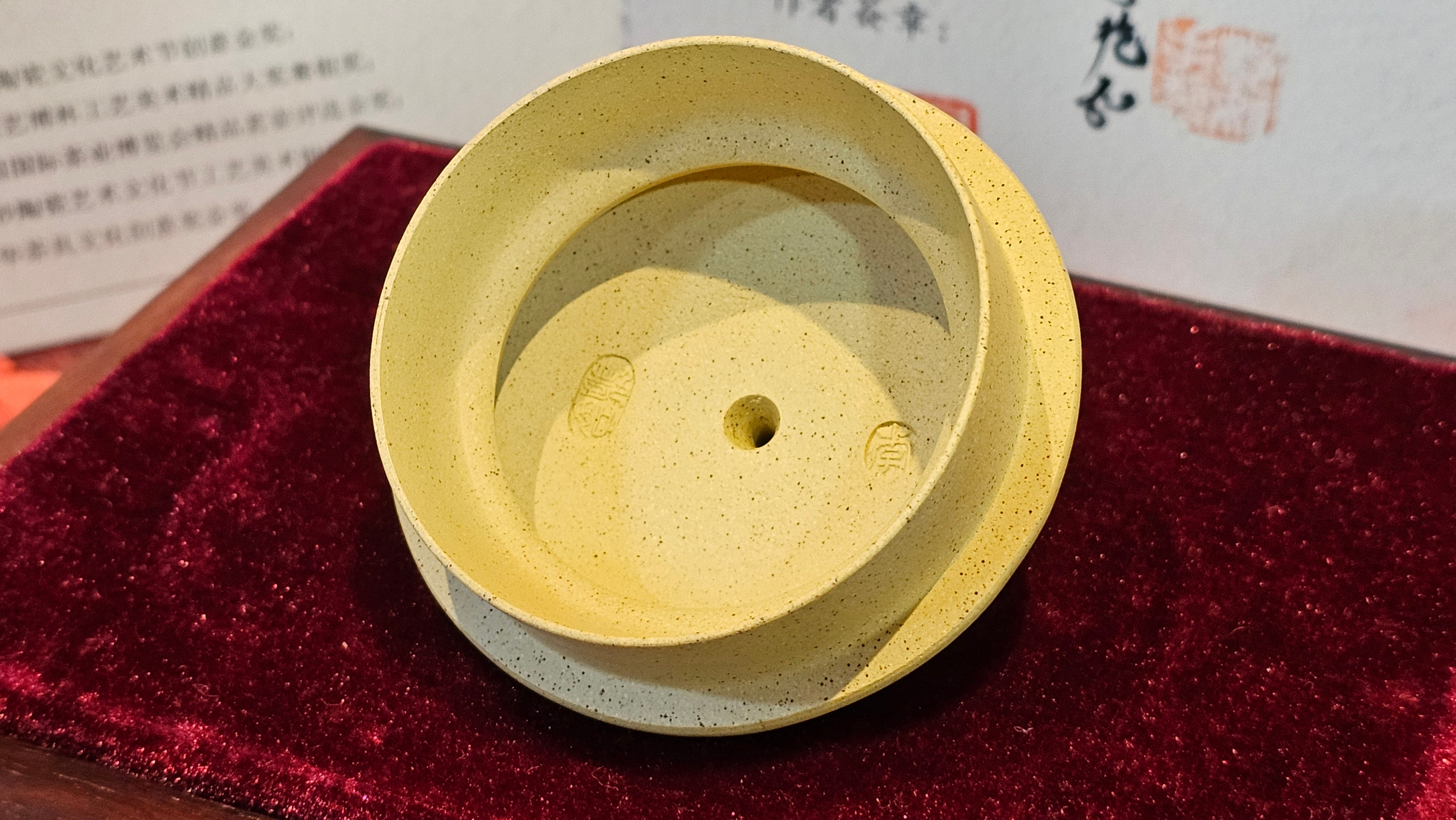 《高耀日》"Gao Yao Ri", Largish ~ 295.3ml, Ben Shan Duan Ni 本山段泥 ~ Crafted by L3A Consummate Master Artist Li Yan Ru 李艳如 ~ Congratulations!to Mr J.G.! 0851hrs 21st Sept 2025, New Orleans! LA!