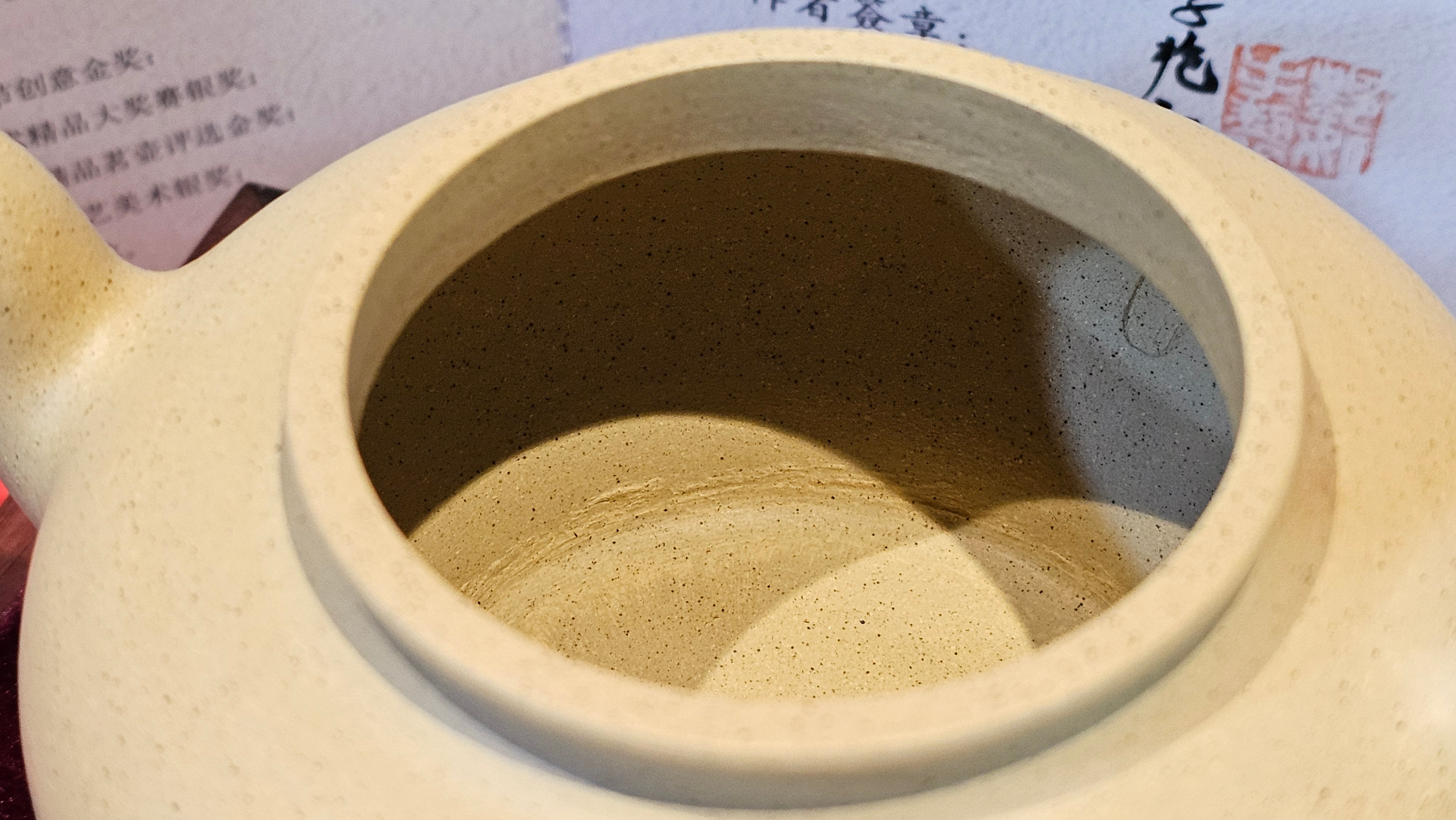 《高耀日》"Gao Yao Ri", Largish ~ 295.3ml, Ben Shan Duan Ni 本山段泥 ~ Crafted by L3A Consummate Master Artist Li Yan Ru 李艳如 ~ Congratulations!to Mr J.G.! 0851hrs 21st Sept 2025, New Orleans! LA!