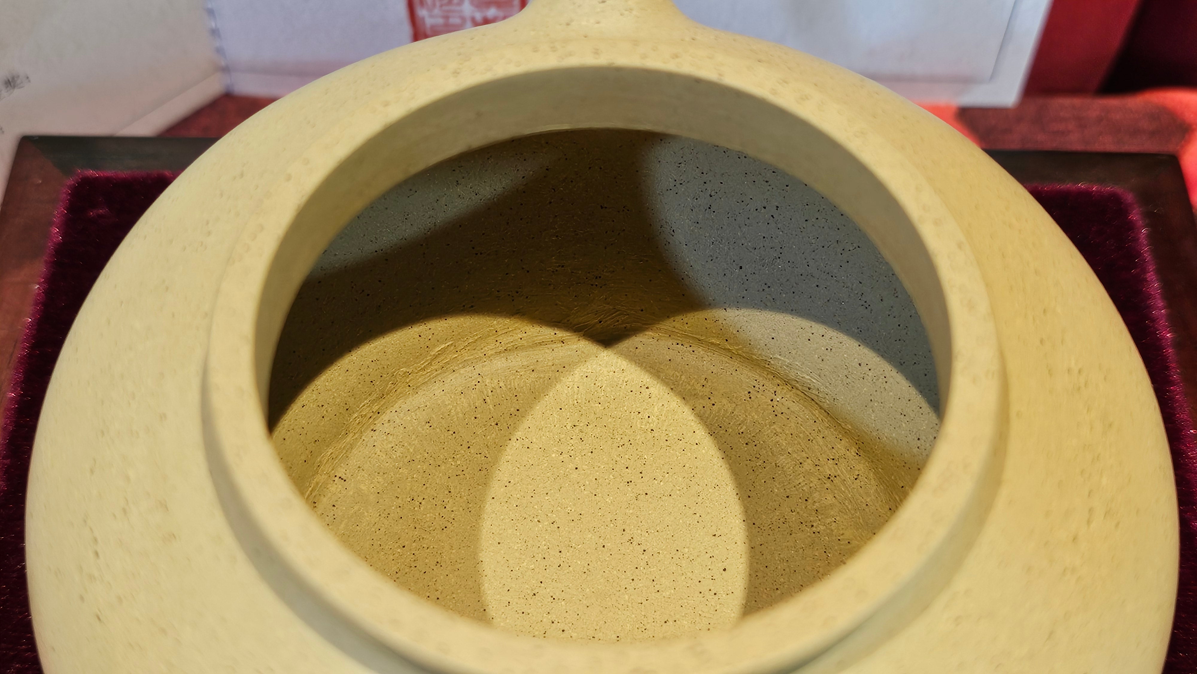 《高耀日》"Gao Yao Ri", Largish ~ 295.3ml, Ben Shan Duan Ni 本山段泥 ~ Crafted by L3A Consummate Master Artist Li Yan Ru 李艳如 ~ Congratulations!to Mr J.G.! 0851hrs 21st Sept 2025, New Orleans! LA!