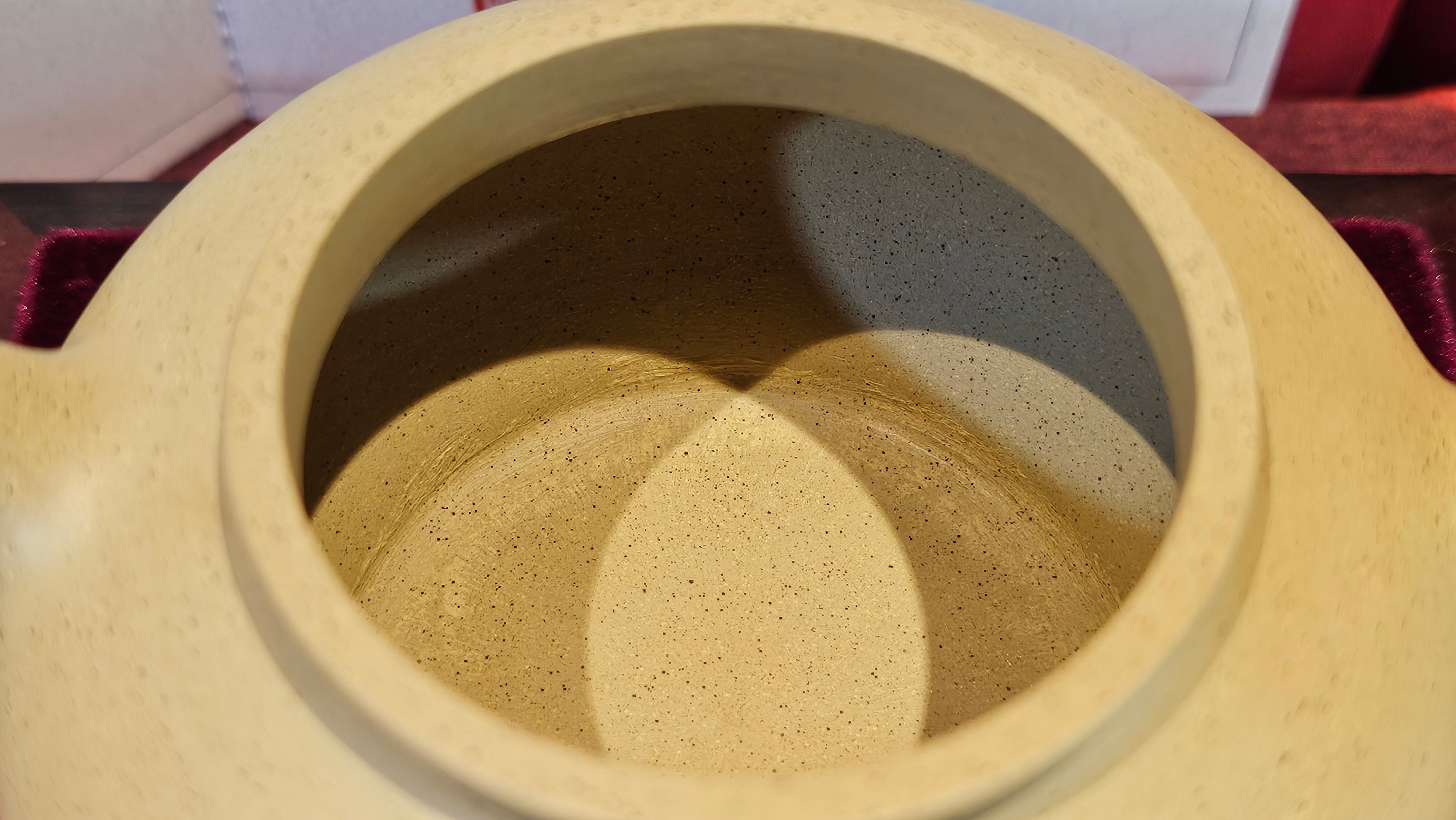 《高耀日》"Gao Yao Ri", Largish ~ 295.3ml, Ben Shan Duan Ni 本山段泥 ~ Crafted by L3A Consummate Master Artist Li Yan Ru 李艳如 ~ Congratulations!to Mr J.G.! 0851hrs 21st Sept 2025, New Orleans! LA!