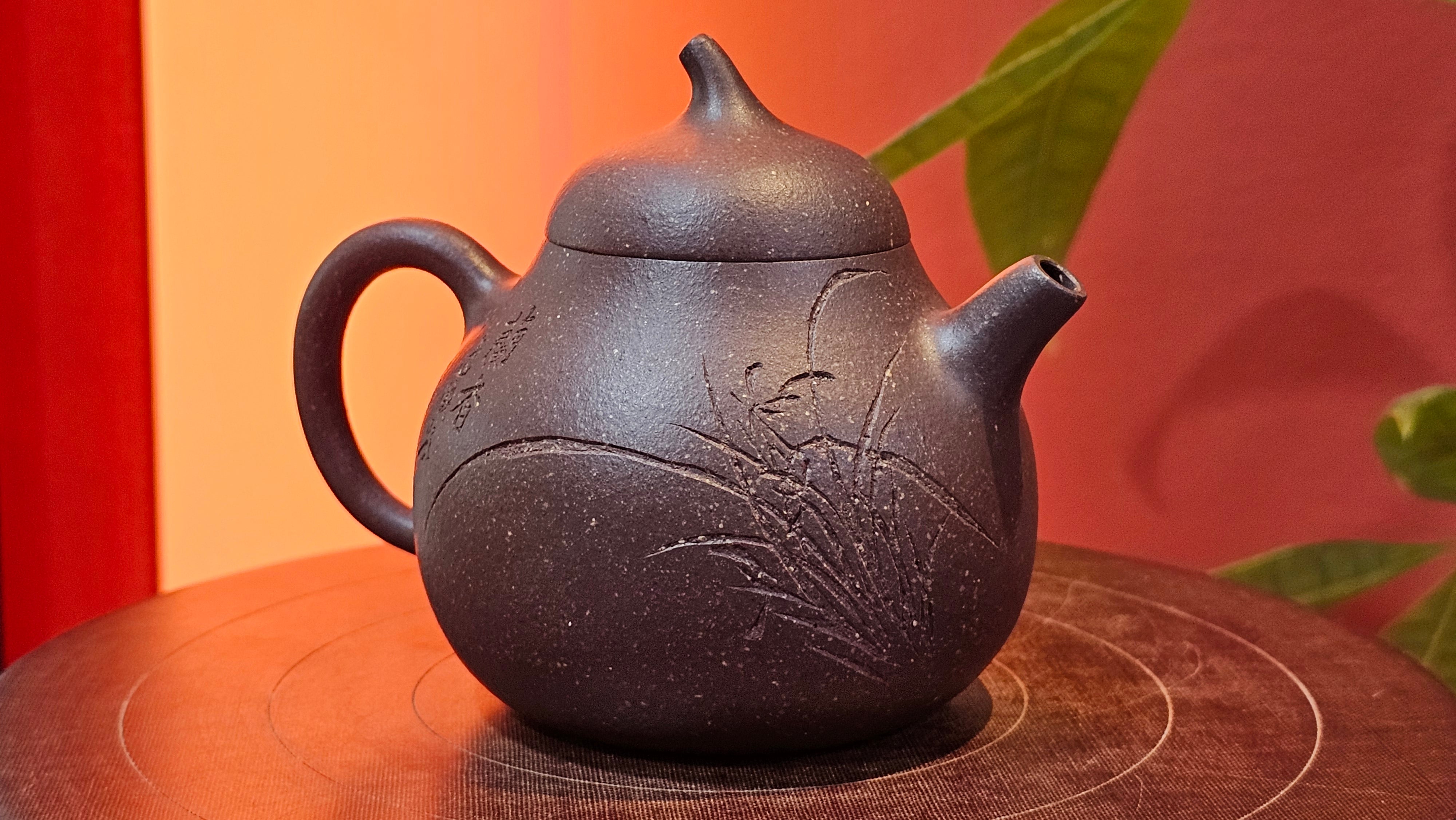 Qie Gua《茄瓜》~ "The Gourd", 153.3ml, Hei Zi Ni 黑紫泥, by our Craftsman Zhang Huan 张欢, Calligraphy and Orchids Engraving by Craftsman Yi Cheng 逸成 Congratulations!to Mr S.S.! 1401hrs 24th Sept 2025! India🇮🇳!