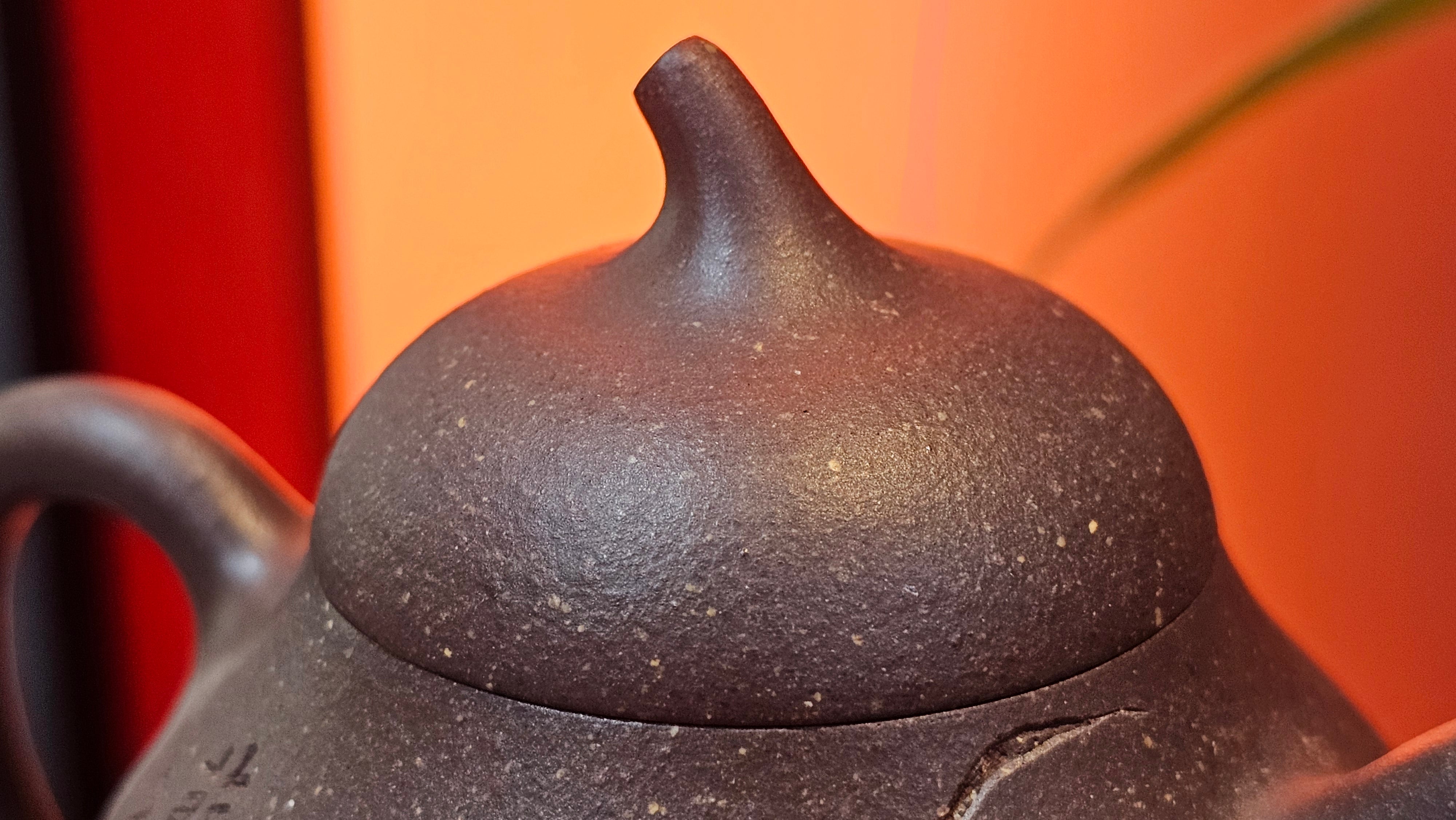 Qie Gua《茄瓜》~ "The Gourd", 153.3ml, Hei Zi Ni 黑紫泥, by our Craftsman Zhang Huan 张欢, Calligraphy and Orchids Engraving by Craftsman Yi Cheng 逸成 Congratulations!to Mr S.S.! 1401hrs 24th Sept 2025! India🇮🇳!