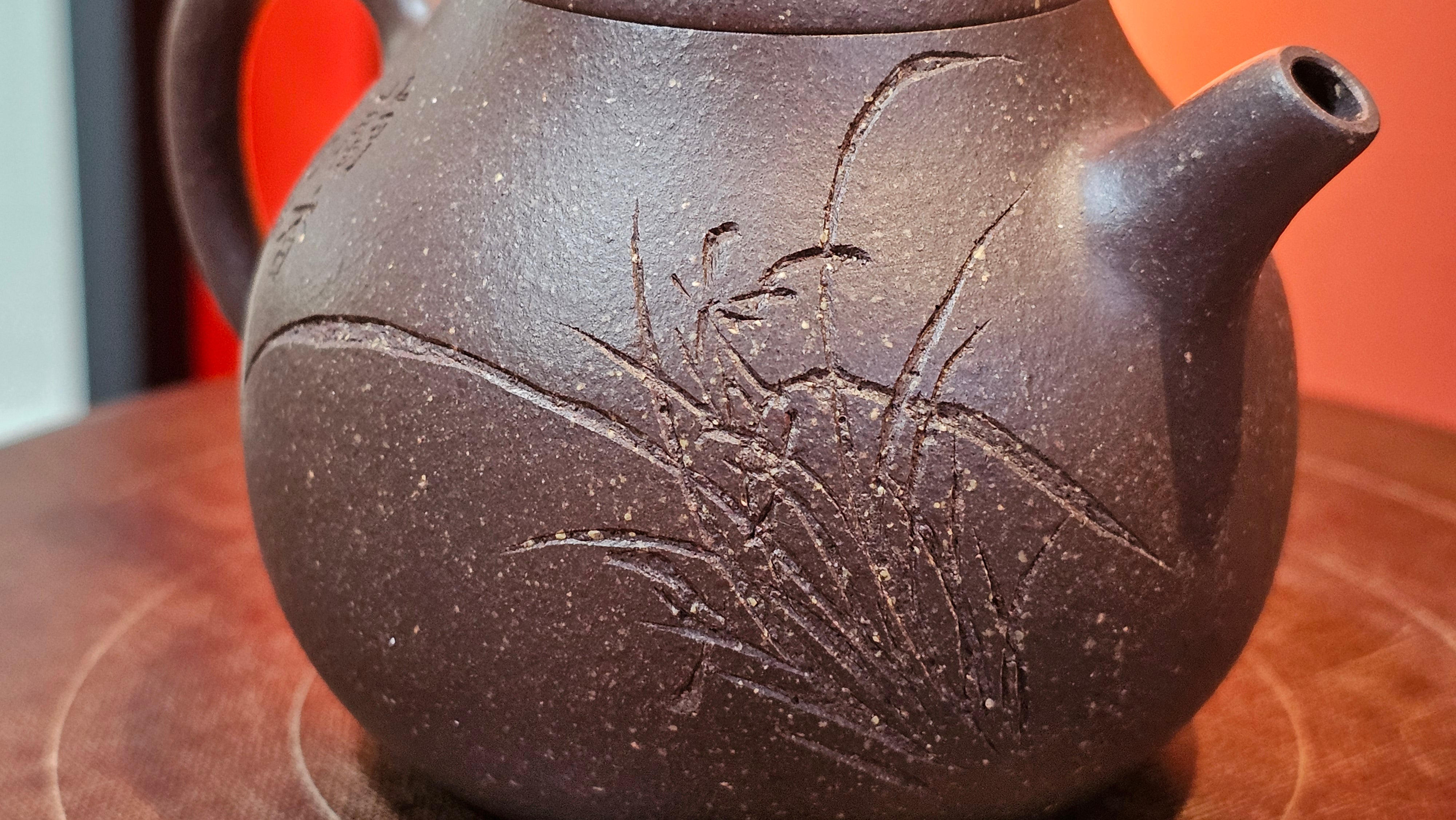 Qie Gua《茄瓜》~ "The Gourd", 153.3ml, Hei Zi Ni 黑紫泥, by our Craftsman Zhang Huan 张欢, Calligraphy and Orchids Engraving by Craftsman Yi Cheng 逸成 Congratulations!to Mr S.S.! 1401hrs 24th Sept 2025! India🇮🇳!