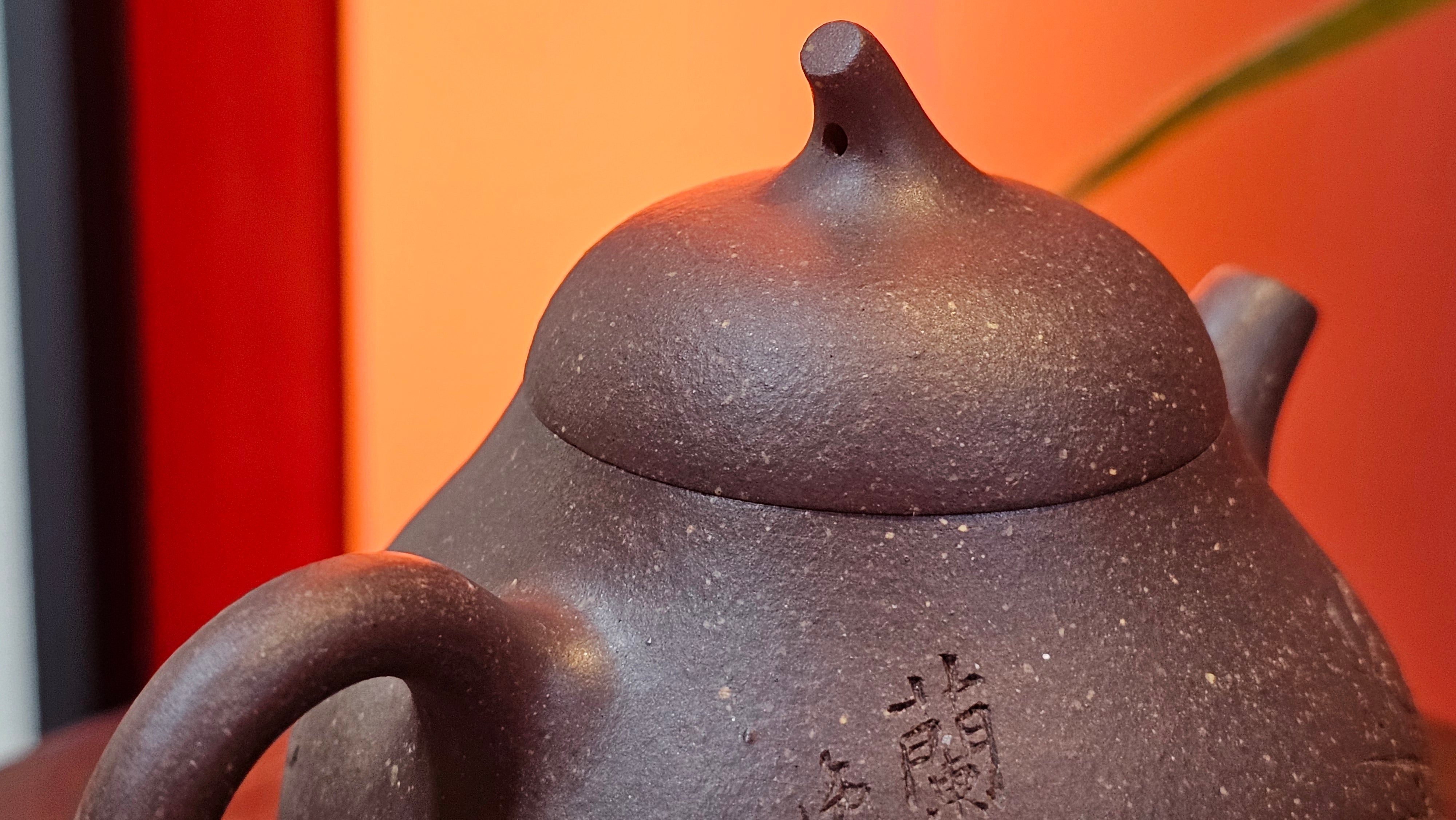 Qie Gua《茄瓜》~ "The Gourd", 153.3ml, Hei Zi Ni 黑紫泥, by our Craftsman Zhang Huan 张欢, Calligraphy and Orchids Engraving by Craftsman Yi Cheng 逸成 Congratulations!to Mr S.S.! 1401hrs 24th Sept 2025! India🇮🇳!