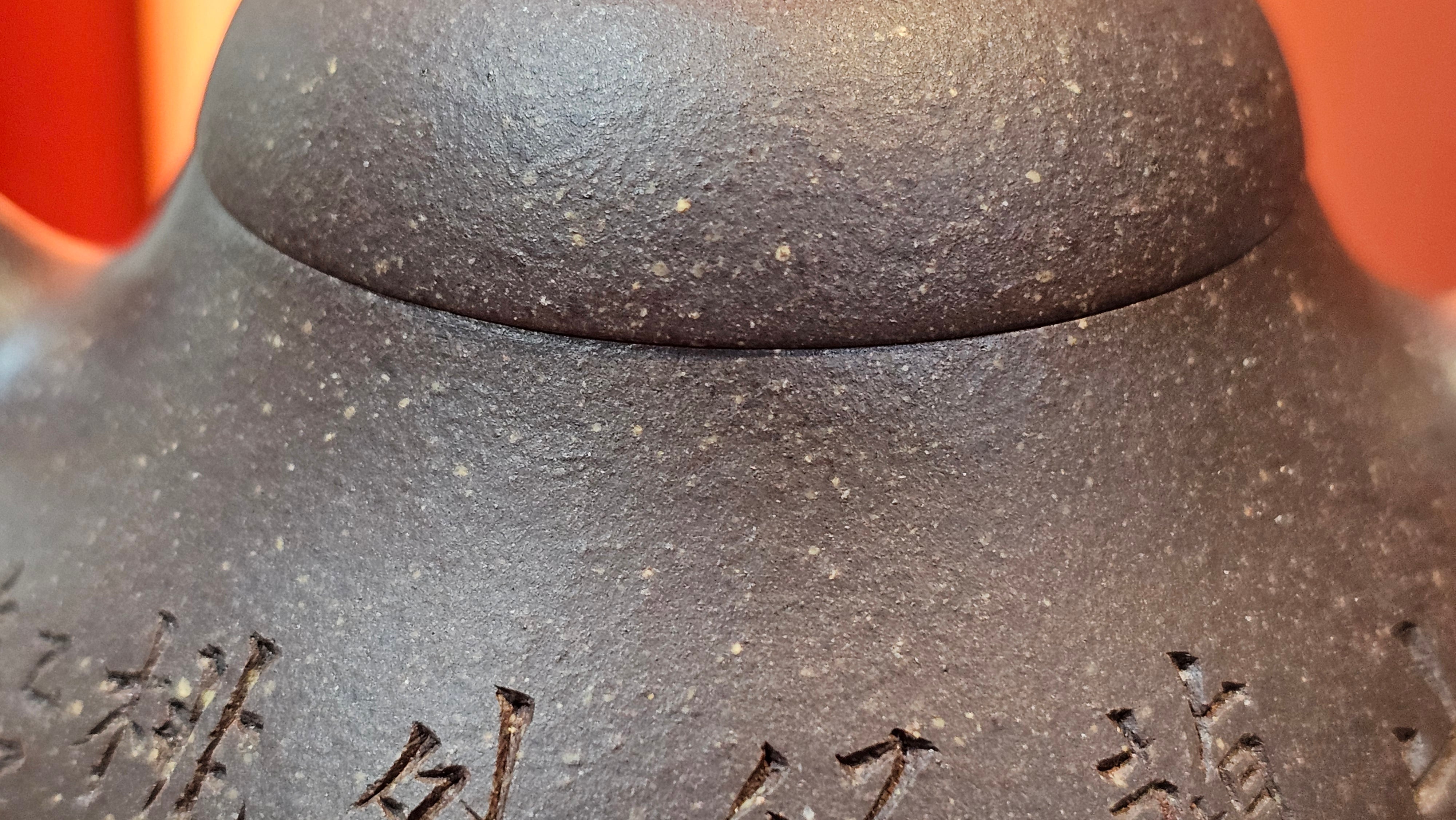 Qie Gua《茄瓜》~ "The Gourd", 153.3ml, Hei Zi Ni 黑紫泥, by our Craftsman Zhang Huan 张欢, Calligraphy and Orchids Engraving by Craftsman Yi Cheng 逸成 Congratulations!to Mr S.S.! 1401hrs 24th Sept 2025! India🇮🇳!