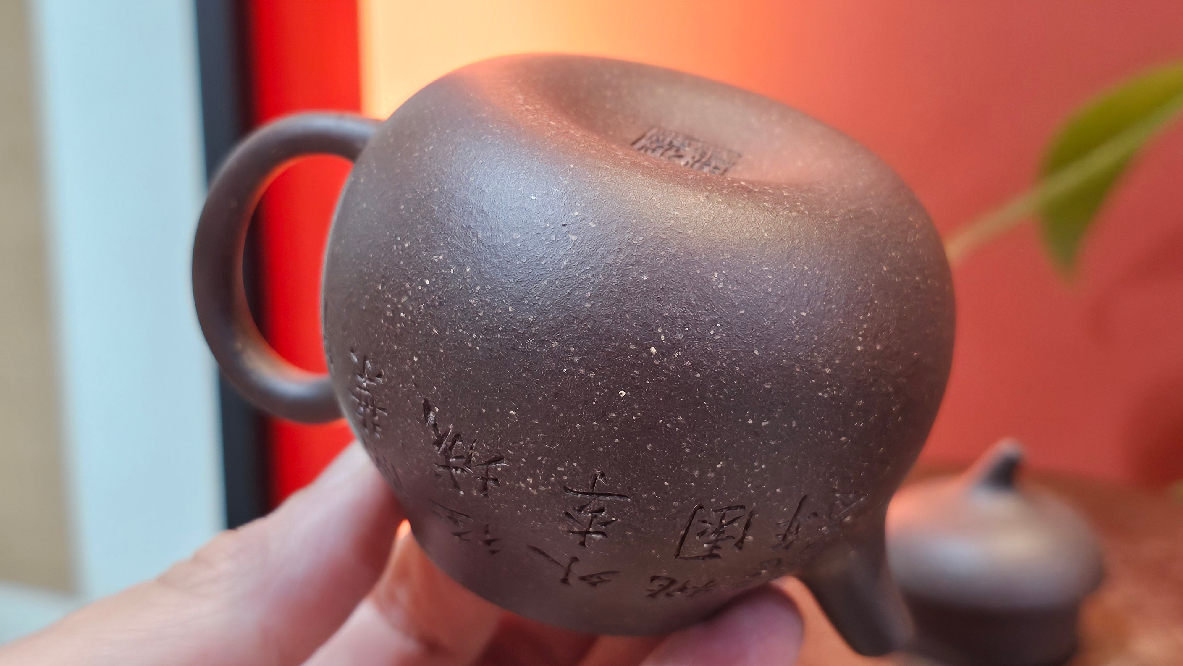 Qie Gua《茄瓜》~ "The Gourd", 153.3ml, Hei Zi Ni 黑紫泥, by our Craftsman Zhang Huan 张欢, Calligraphy and Orchids Engraving by Craftsman Yi Cheng 逸成 Congratulations!to Mr S.S.! 1401hrs 24th Sept 2025! India🇮🇳!
