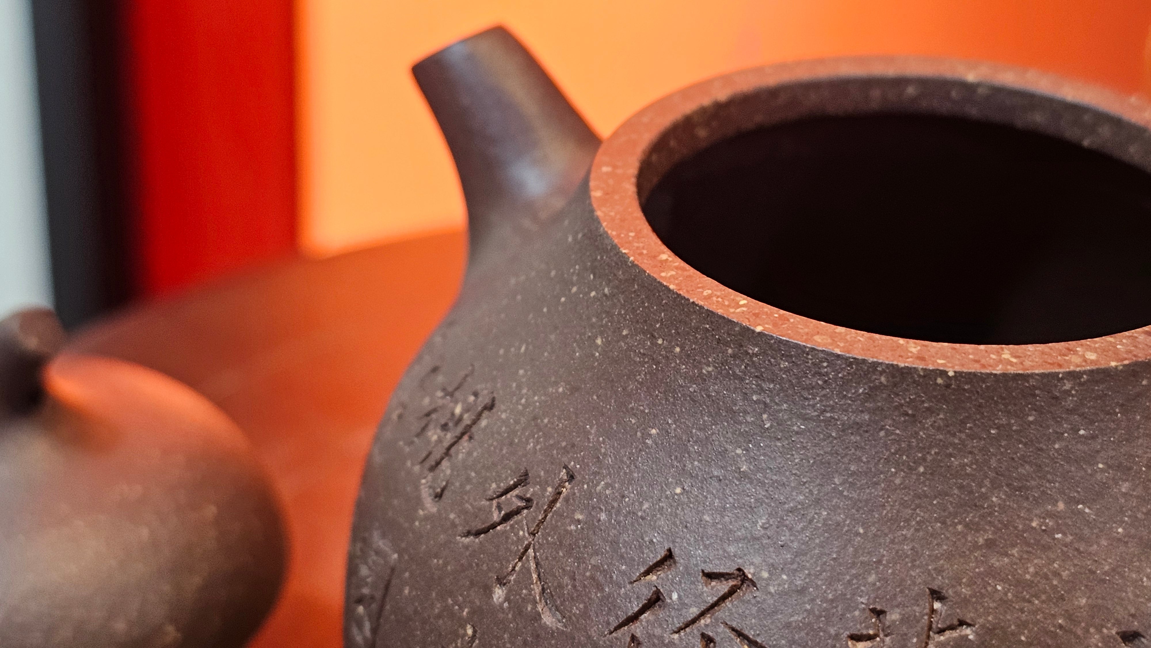 Qie Gua《茄瓜》~ "The Gourd", 153.3ml, Hei Zi Ni 黑紫泥, by our Craftsman Zhang Huan 张欢, Calligraphy and Orchids Engraving by Craftsman Yi Cheng 逸成 Congratulations!to Mr S.S.! 1401hrs 24th Sept 2025! India🇮🇳!