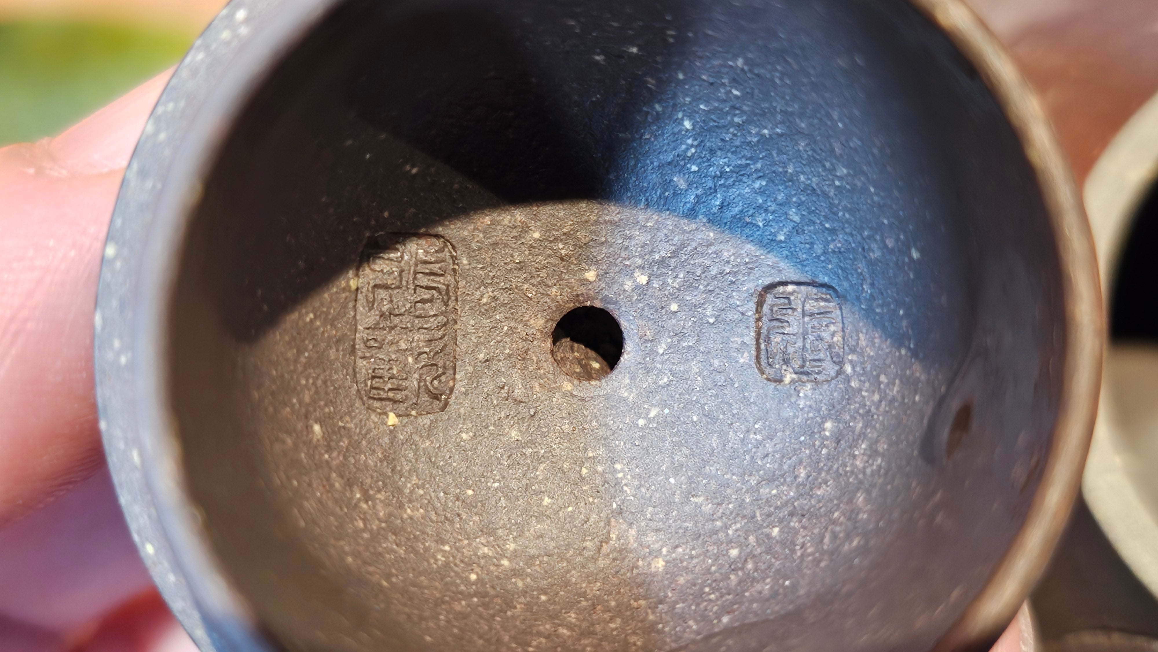 Qie Gua《茄瓜》~ "The Gourd", 153.3ml, Hei Zi Ni 黑紫泥, by our Craftsman Zhang Huan 张欢, Calligraphy and Orchids Engraving by Craftsman Yi Cheng 逸成 Congratulations!to Mr S.S.! 1401hrs 24th Sept 2025! India🇮🇳!