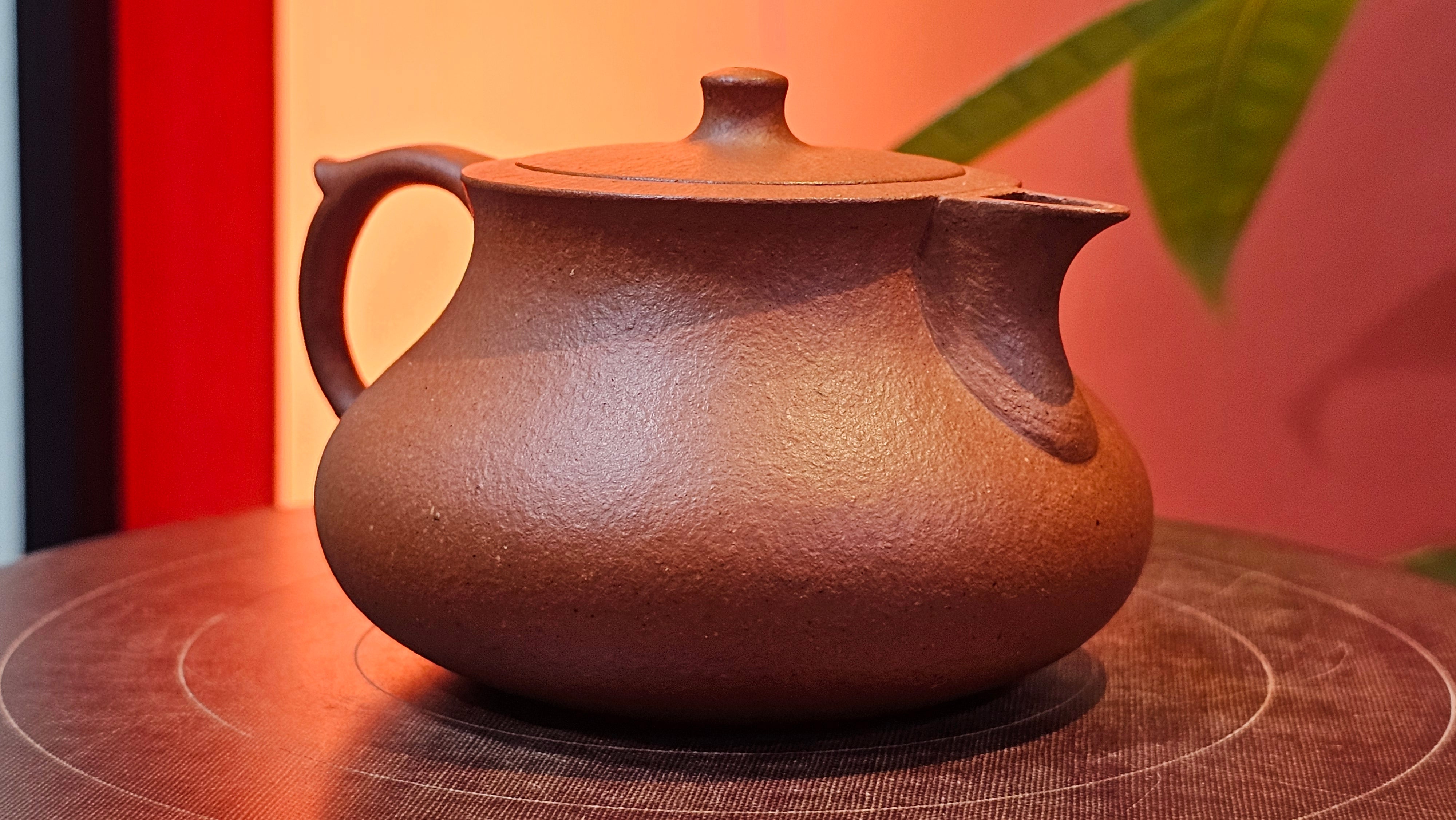 Le Rong 乐荣, 126.6ml, rare Zhu Sha 朱砂 (highest granularity form of ZhuNi), by Craftsman Gu Xiao Ming 顾小明 ~ Congratulations to Mr J.S.! 1223hrs 26th Sept 2025, Chicago! IL!