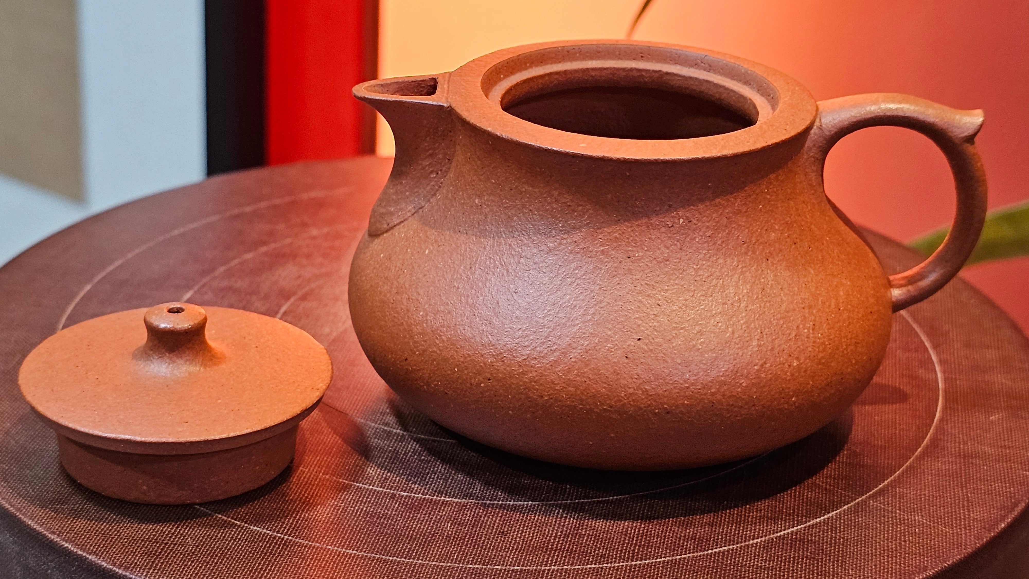 Le Rong 乐荣, 126.6ml, rare Zhu Sha 朱砂 (highest granularity form of ZhuNi), by Craftsman Gu Xiao Ming 顾小明 ~ Congratulations to Mr J.S.! 1223hrs 26th Sept 2025, Chicago! IL!