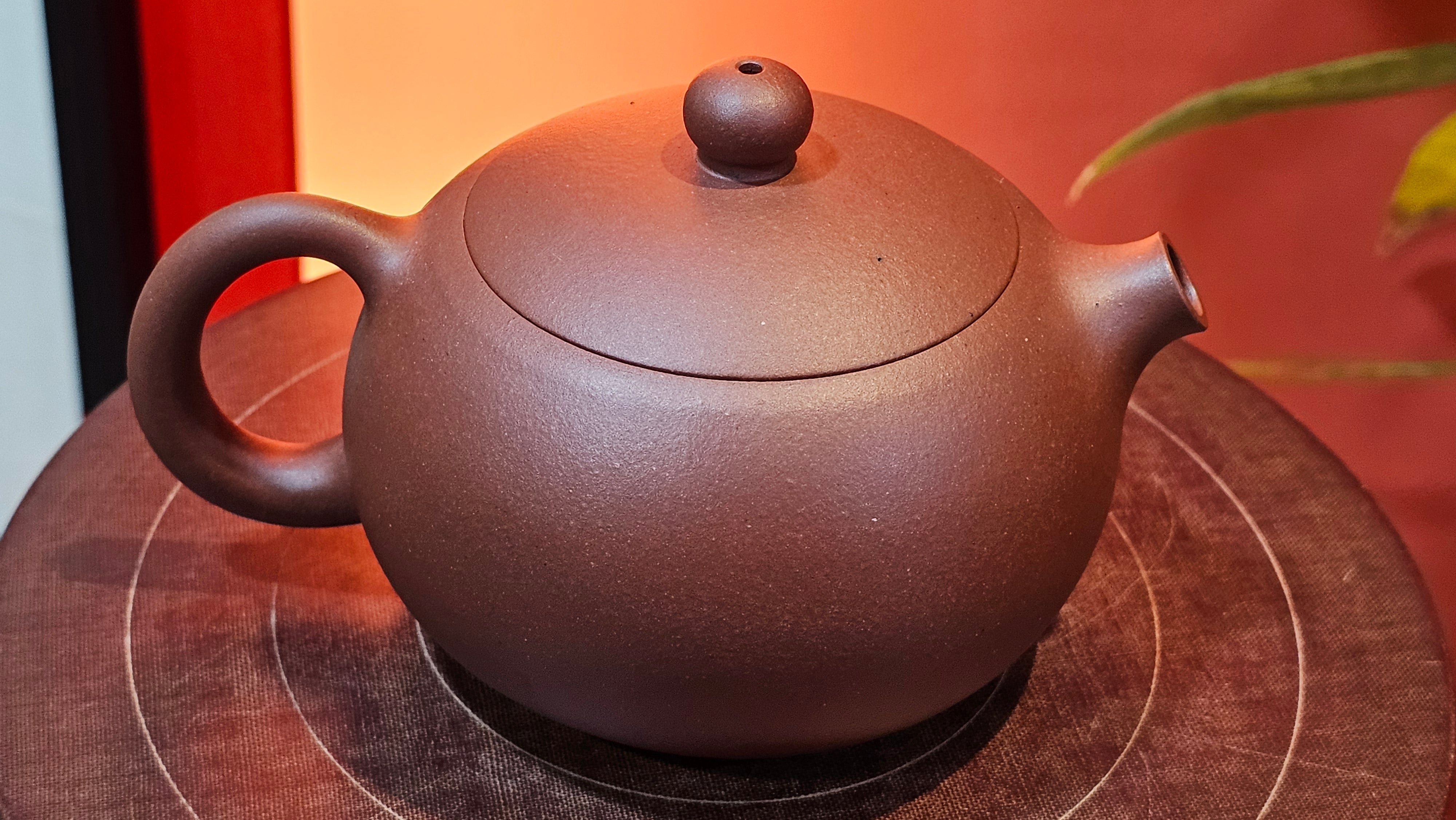 Xi Shi 西施, 205.3ml, Di Cao Qing Zi Ni 底槽青紫泥, by Craftsman Gu Xiao Ming 顾小明 ~ Congratulations to Mr E.A.! 1545hrs 4th Oct 2025, Colorado Springs! CO.