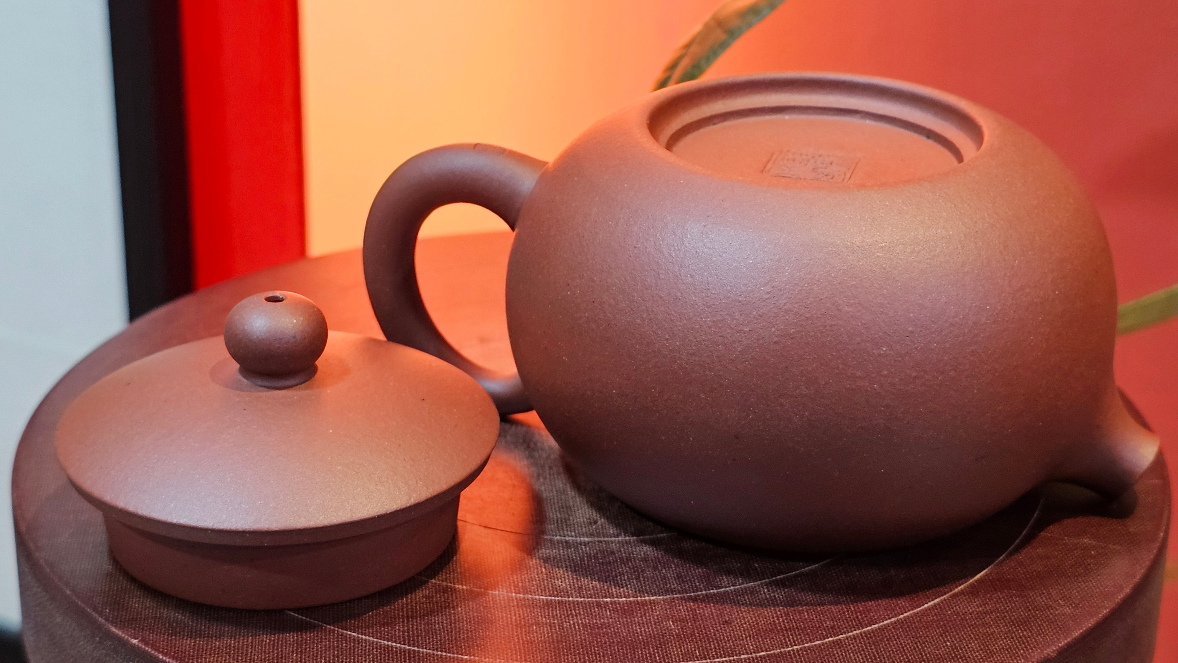 Xi Shi 西施, 205.3ml, Di Cao Qing Zi Ni 底槽青紫泥, by Craftsman Gu Xiao Ming 顾小明 ~ Congratulations to Mr E.A.! 1545hrs 4th Oct 2025, Colorado Springs! CO.