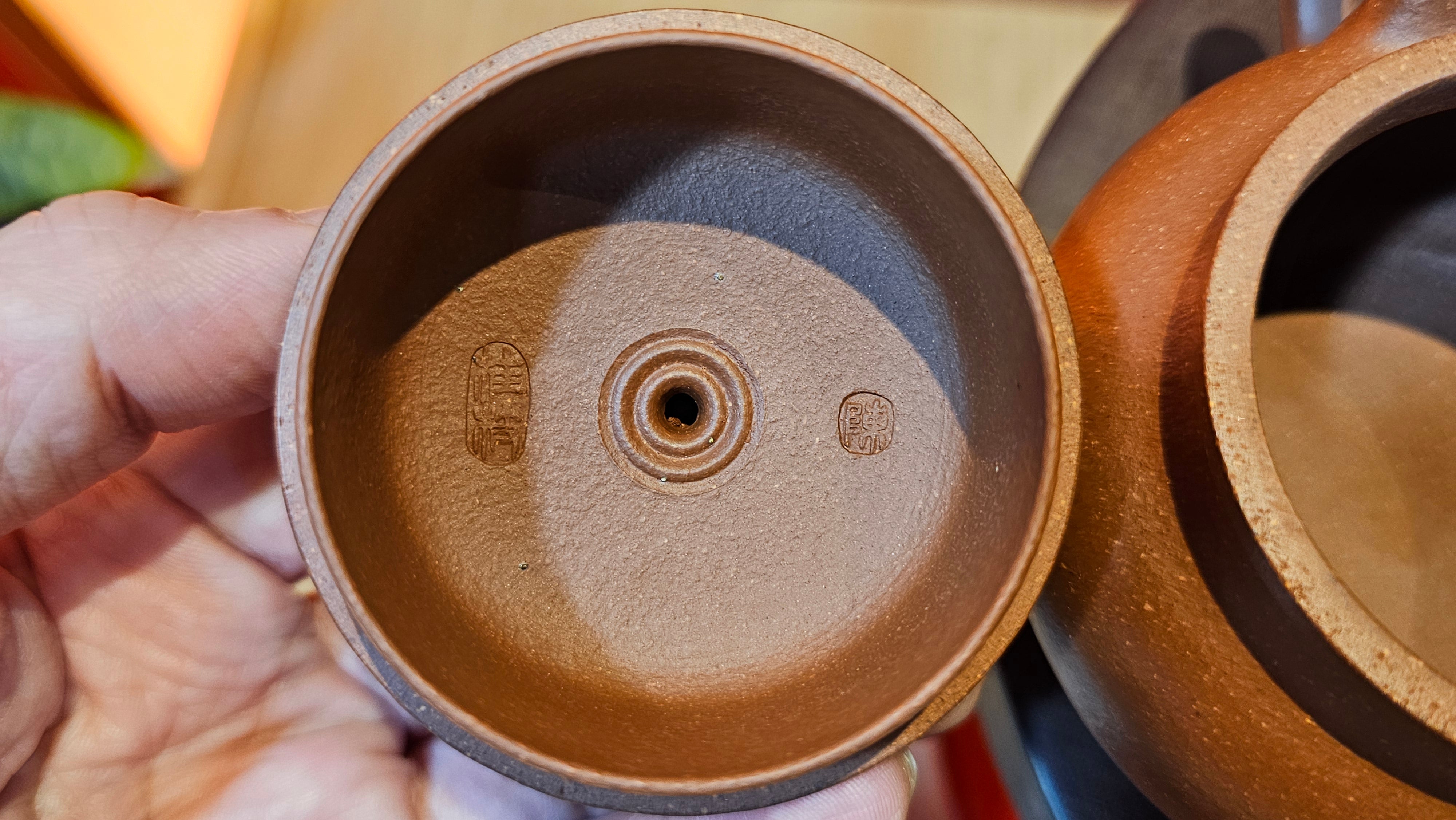 Song Jin Hu《颂金壶》, 153.6ml, Hong Jiang Po Ni 红降坡泥, by Craftsman Chen Gui Zhi 陈桂枝。(Red JiangPoNi rarer than Yellow JiangPoNi, XiaoMeiYao & ZhaoZhuang ZhuNi) ~!Congratulations to Mr A.T., A.C., 1945hrs 4th Oct 2025, München, Germany🇩🇪!