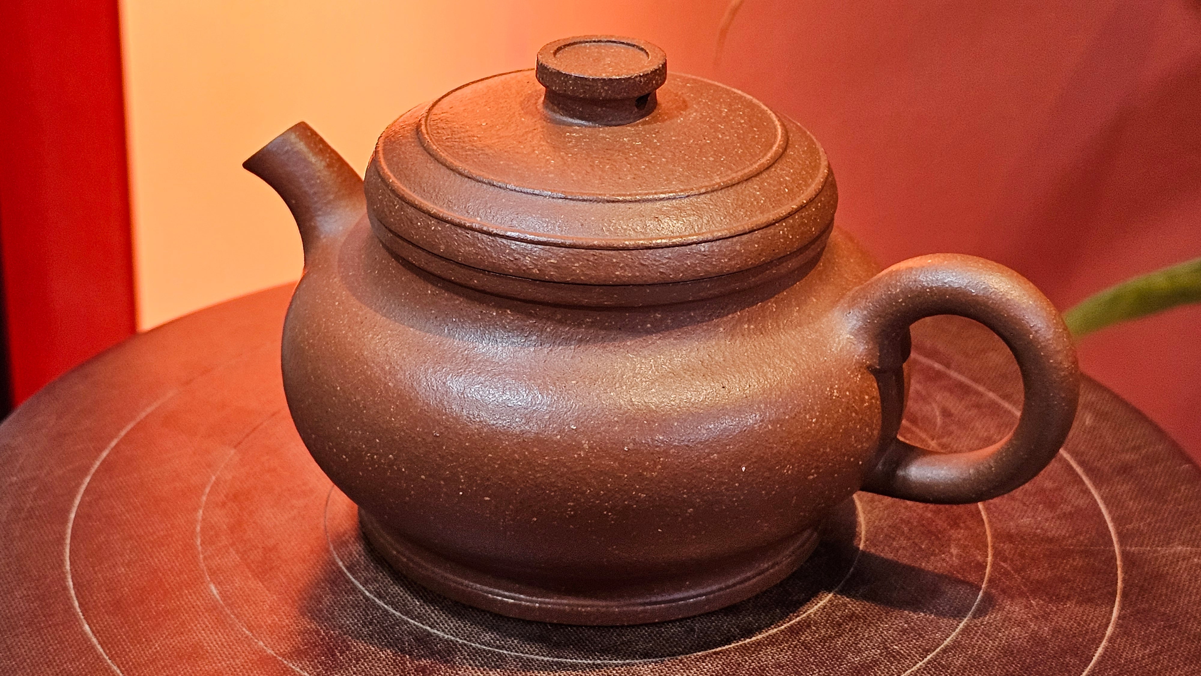 Song Jin Hu《颂金壶》, 153.6ml, Hong Jiang Po Ni 红降坡泥, by Craftsman Chen Gui Zhi 陈桂枝。(Red JiangPoNi rarer than Yellow JiangPoNi, XiaoMeiYao & ZhaoZhuang ZhuNi) ~!Congratulations to Mr A.T., A.C., 1945hrs 4th Oct 2025, München, Germany🇩🇪!