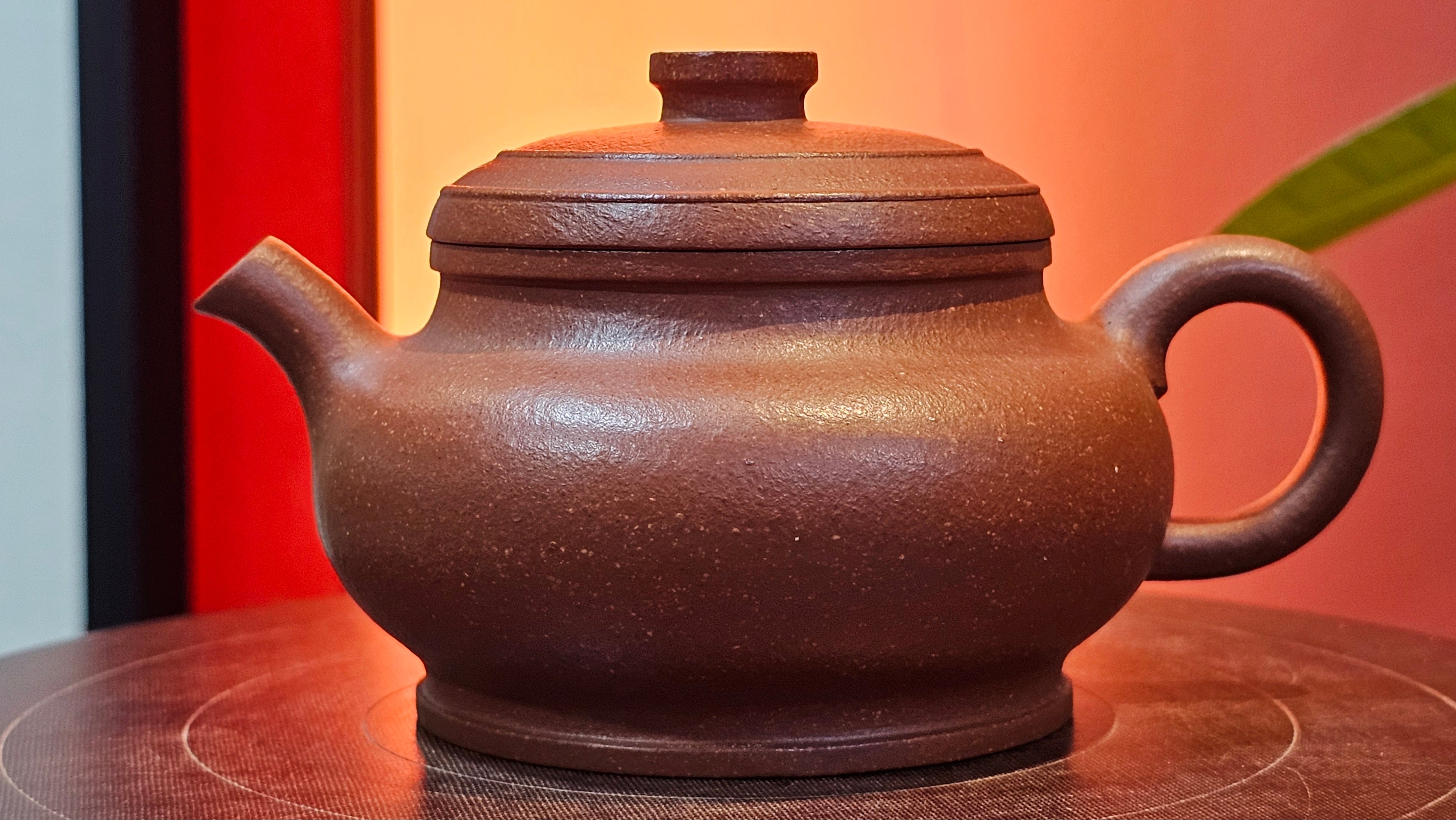 Song Jin Hu《颂金壶》, 153.6ml, Hong Jiang Po Ni 红降坡泥, by Craftsman Chen Gui Zhi 陈桂枝。(Red JiangPoNi rarer than Yellow JiangPoNi, XiaoMeiYao & ZhaoZhuang ZhuNi) ~!Congratulations to Mr A.T., A.C., 1945hrs 4th Oct 2025, München, Germany🇩🇪!