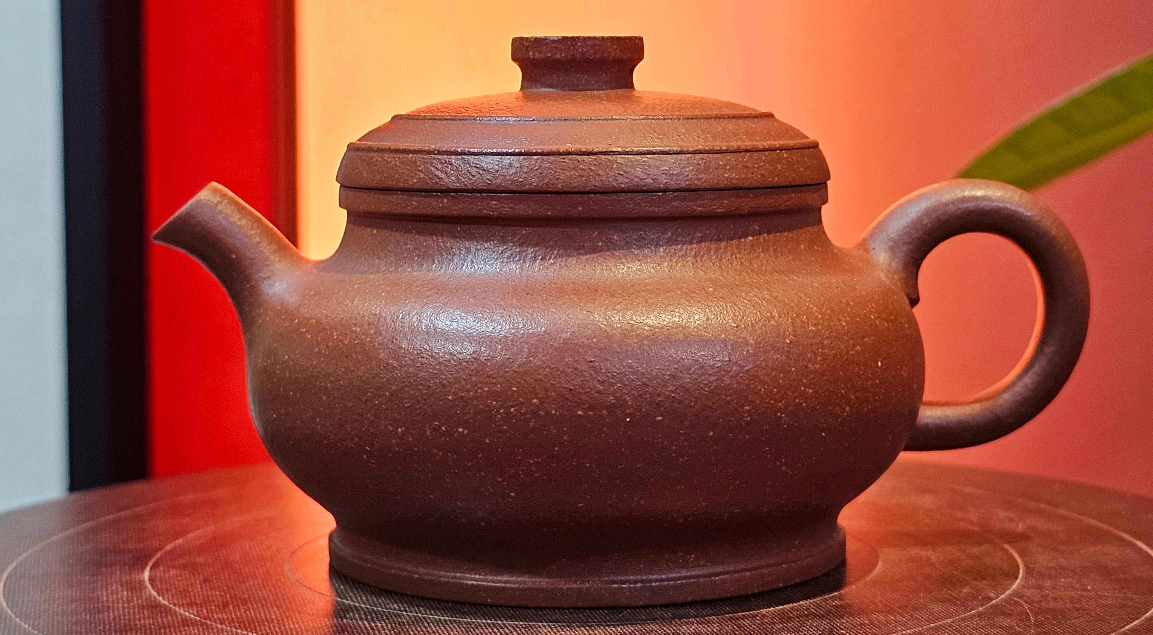 Song Jin Hu《颂金壶》, 153.6ml, Hong Jiang Po Ni 红降坡泥, by Craftsman Chen Gui Zhi 陈桂枝。(Red JiangPoNi rarer than Yellow JiangPoNi, XiaoMeiYao & ZhaoZhuang ZhuNi) ~!Congratulations to Mr A.T., A.C., 1945hrs 4th Oct 2025, München, Germany🇩🇪!