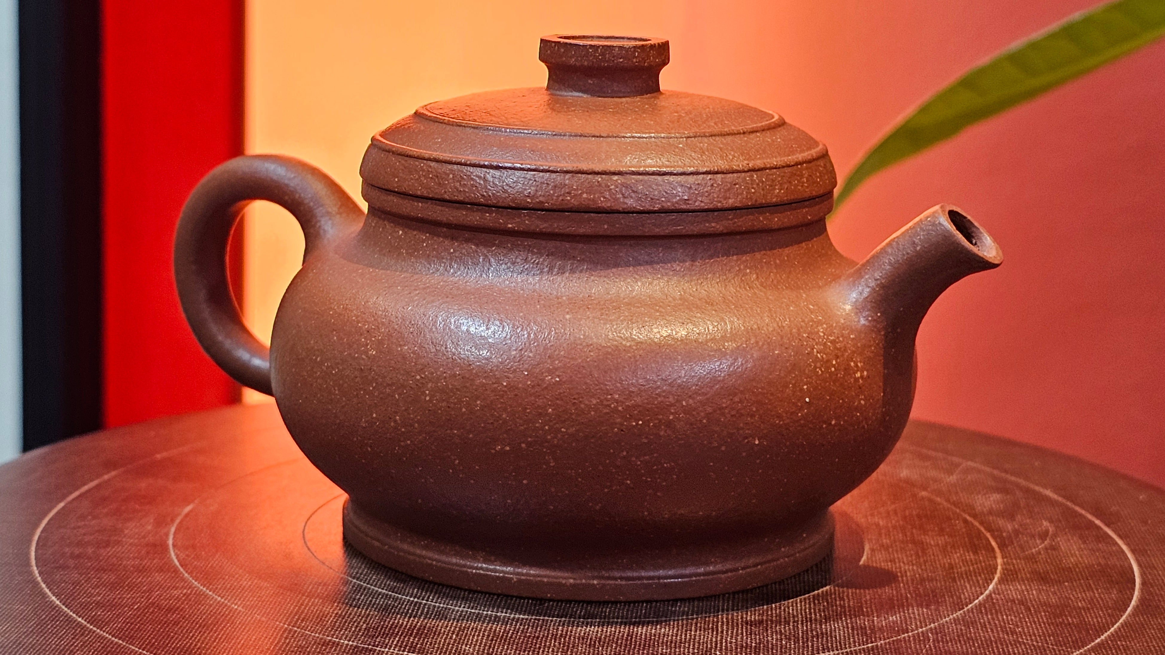 Song Jin Hu《颂金壶》, 153.6ml, Hong Jiang Po Ni 红降坡泥, by Craftsman Chen Gui Zhi 陈桂枝。(Red JiangPoNi rarer than Yellow JiangPoNi, XiaoMeiYao & ZhaoZhuang ZhuNi) ~!Congratulations to Mr A.T., A.C., 1945hrs 4th Oct 2025, München, Germany🇩🇪!