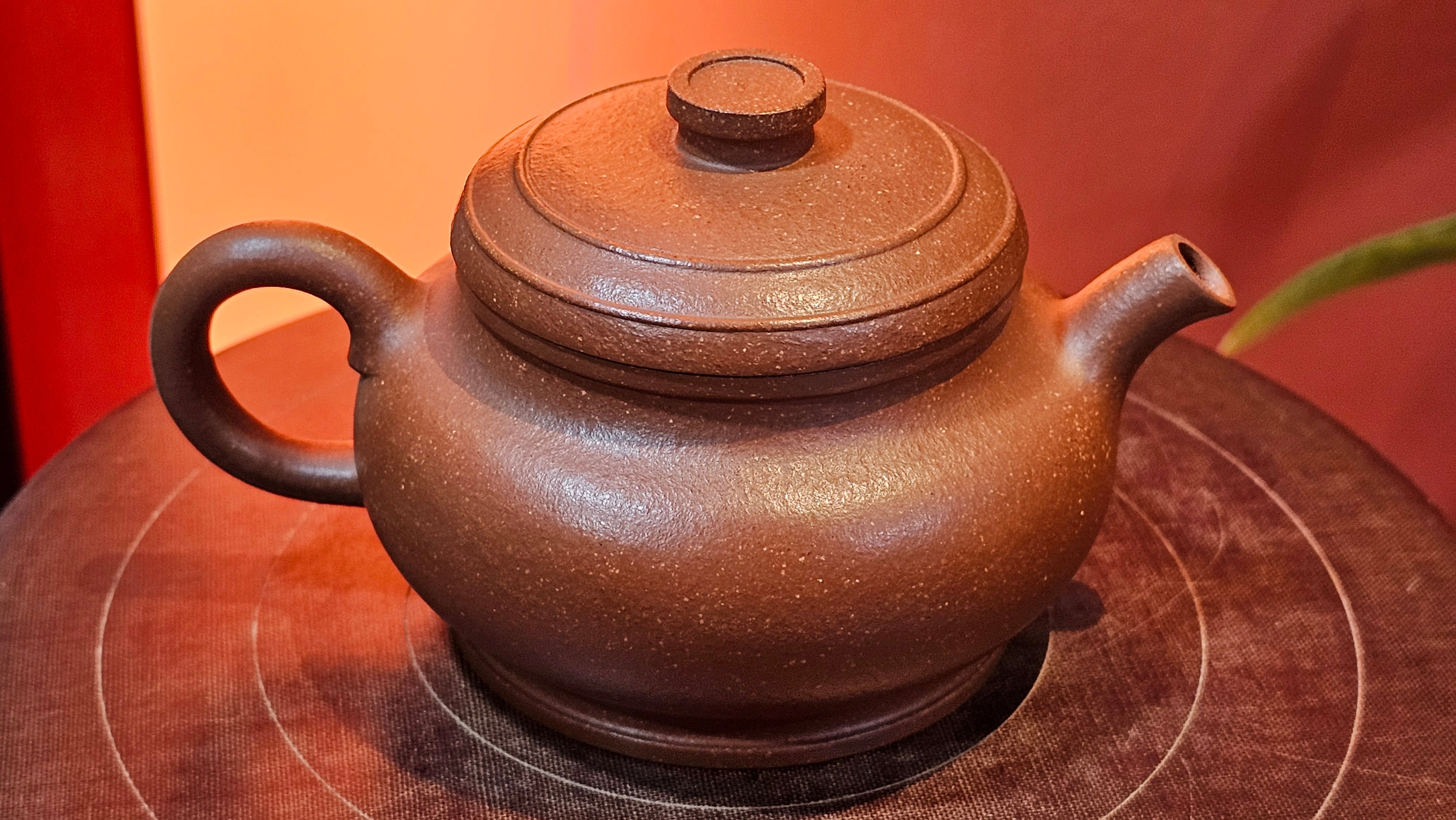 Song Jin Hu《颂金壶》, 153.6ml, Hong Jiang Po Ni 红降坡泥, by Craftsman Chen Gui Zhi 陈桂枝。(Red JiangPoNi rarer than Yellow JiangPoNi, XiaoMeiYao & ZhaoZhuang ZhuNi) ~!Congratulations to Mr A.T., A.C., 1945hrs 4th Oct 2025, München, Germany🇩🇪!